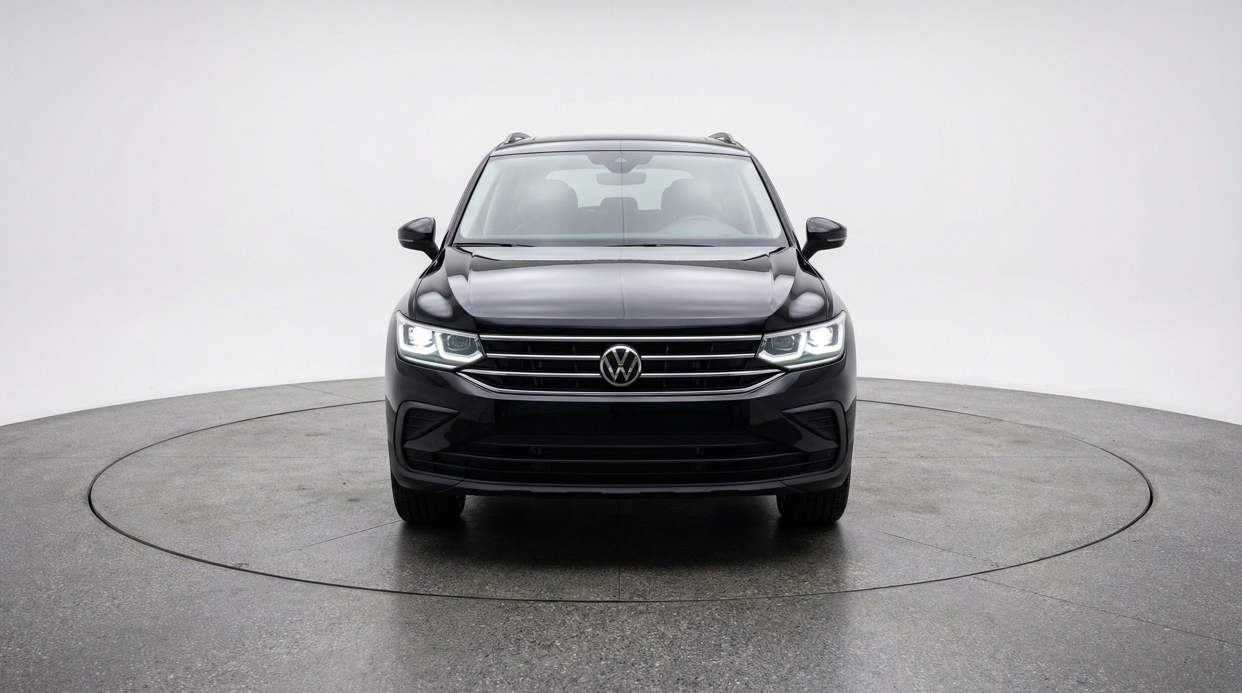 Thumbnail: 2026 Volkswagen Tiguan - 2