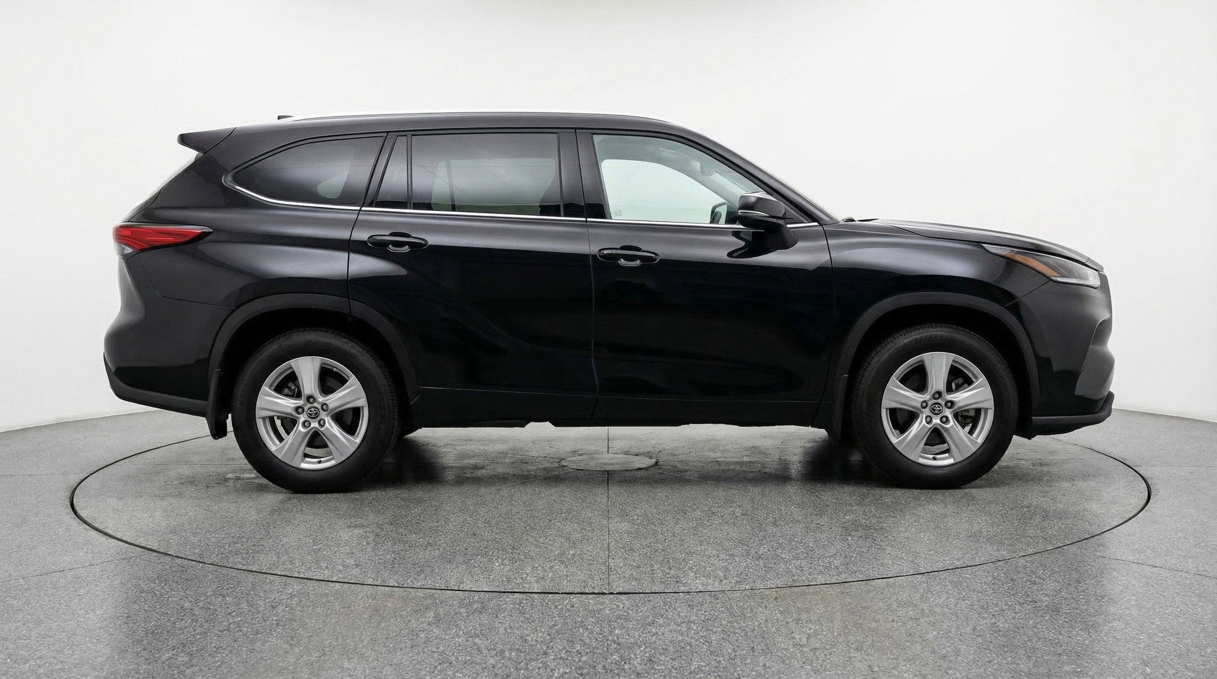 Thumbnail: 2025 Toyota Highlander - 11