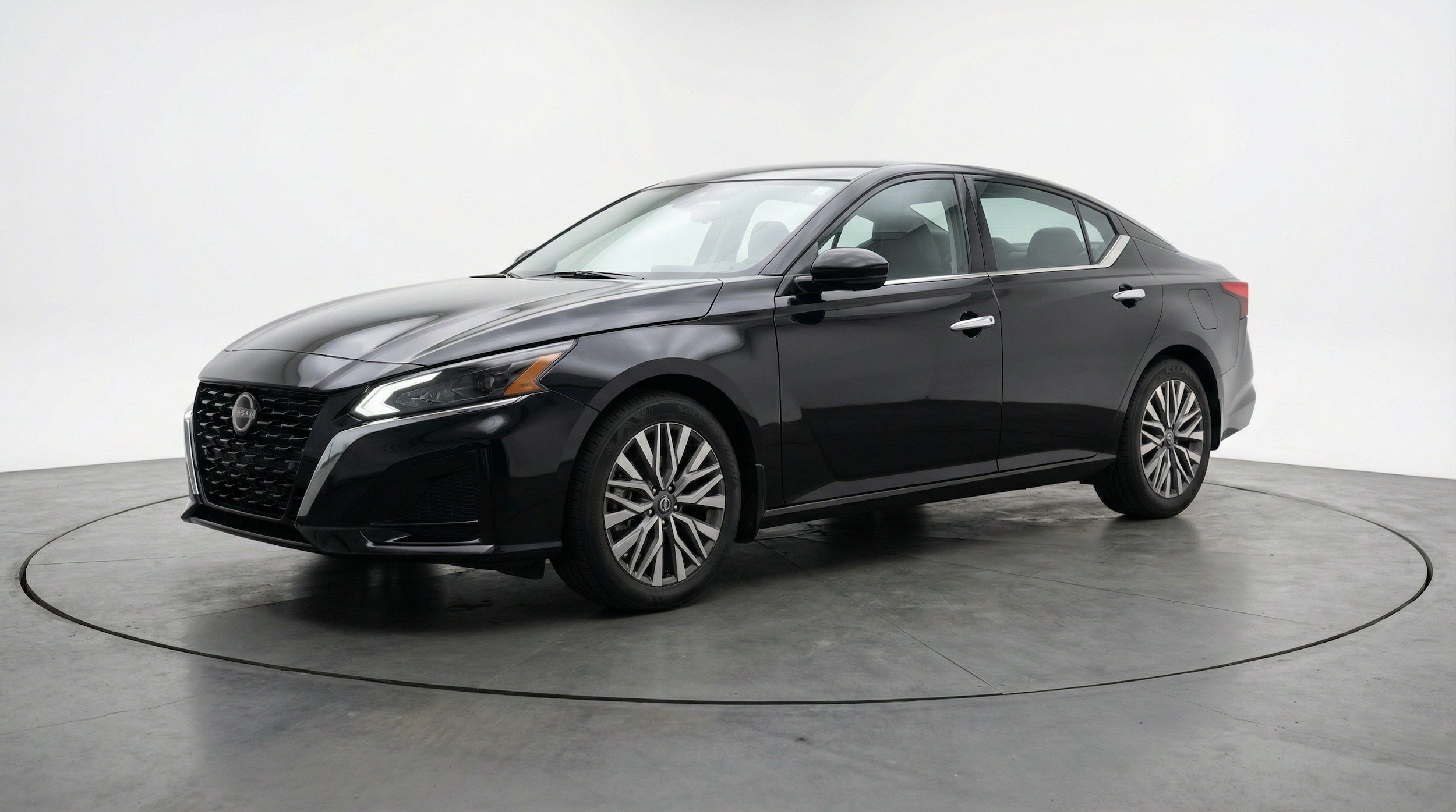 Thumbnail: 2025 Nissan Altima - 3
