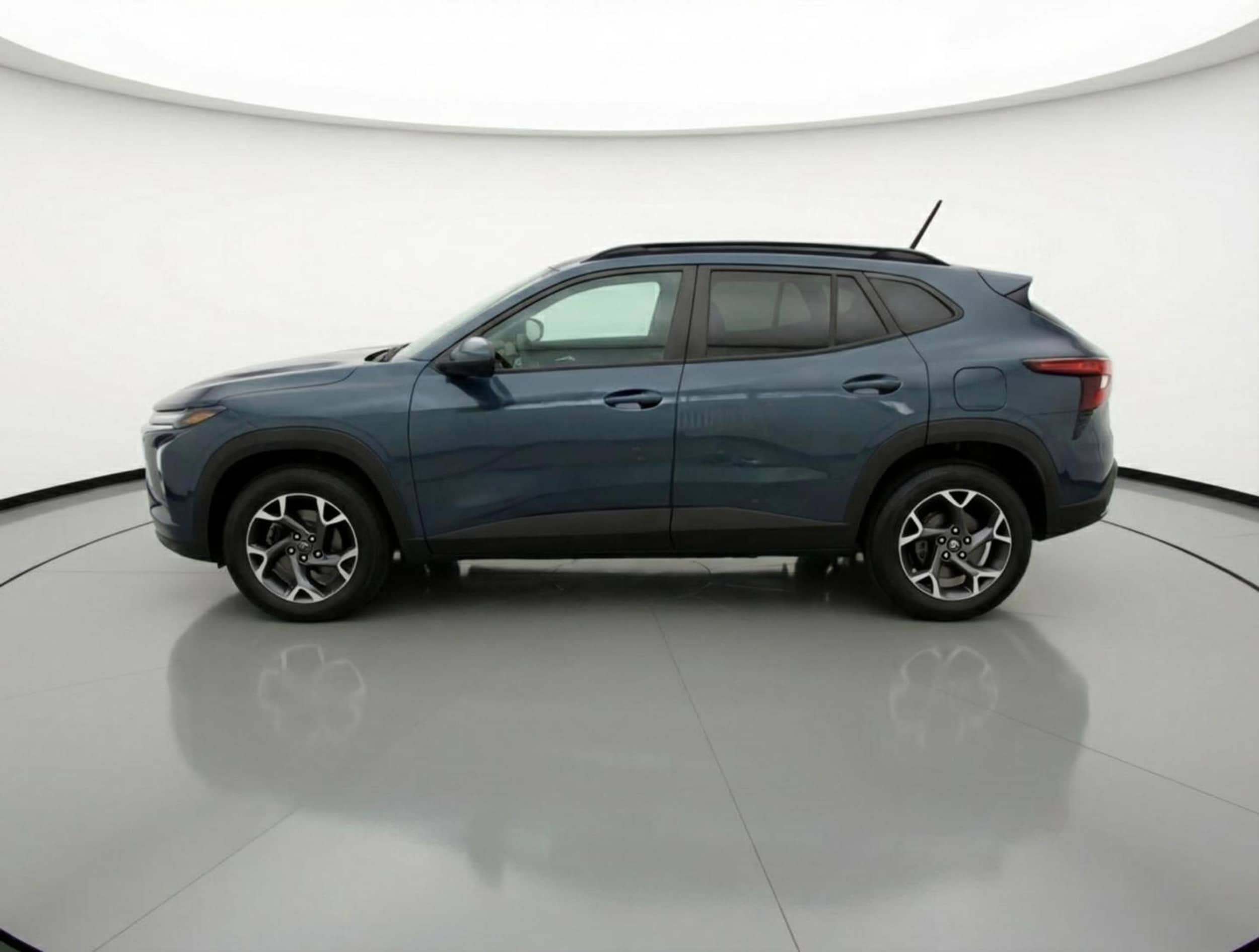 Thumbnail: 2025 Chevrolet Trax - 4