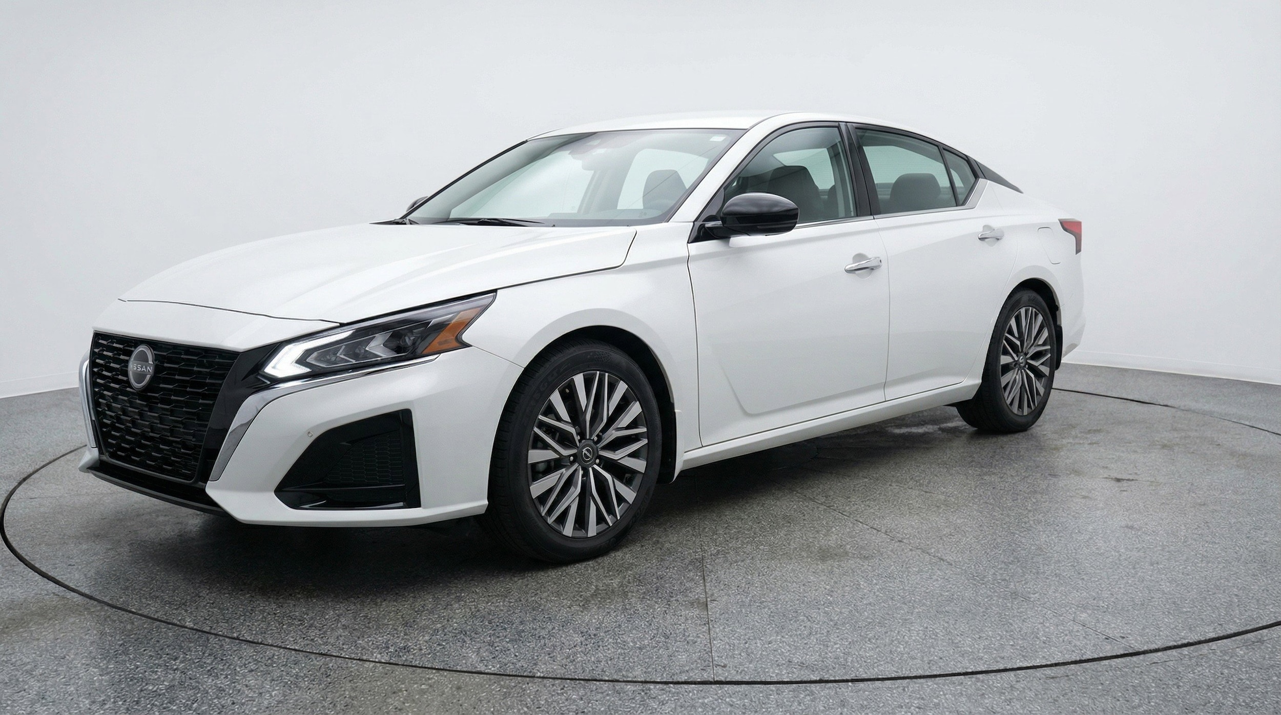 Thumbnail: 2025 Nissan Altima - 3