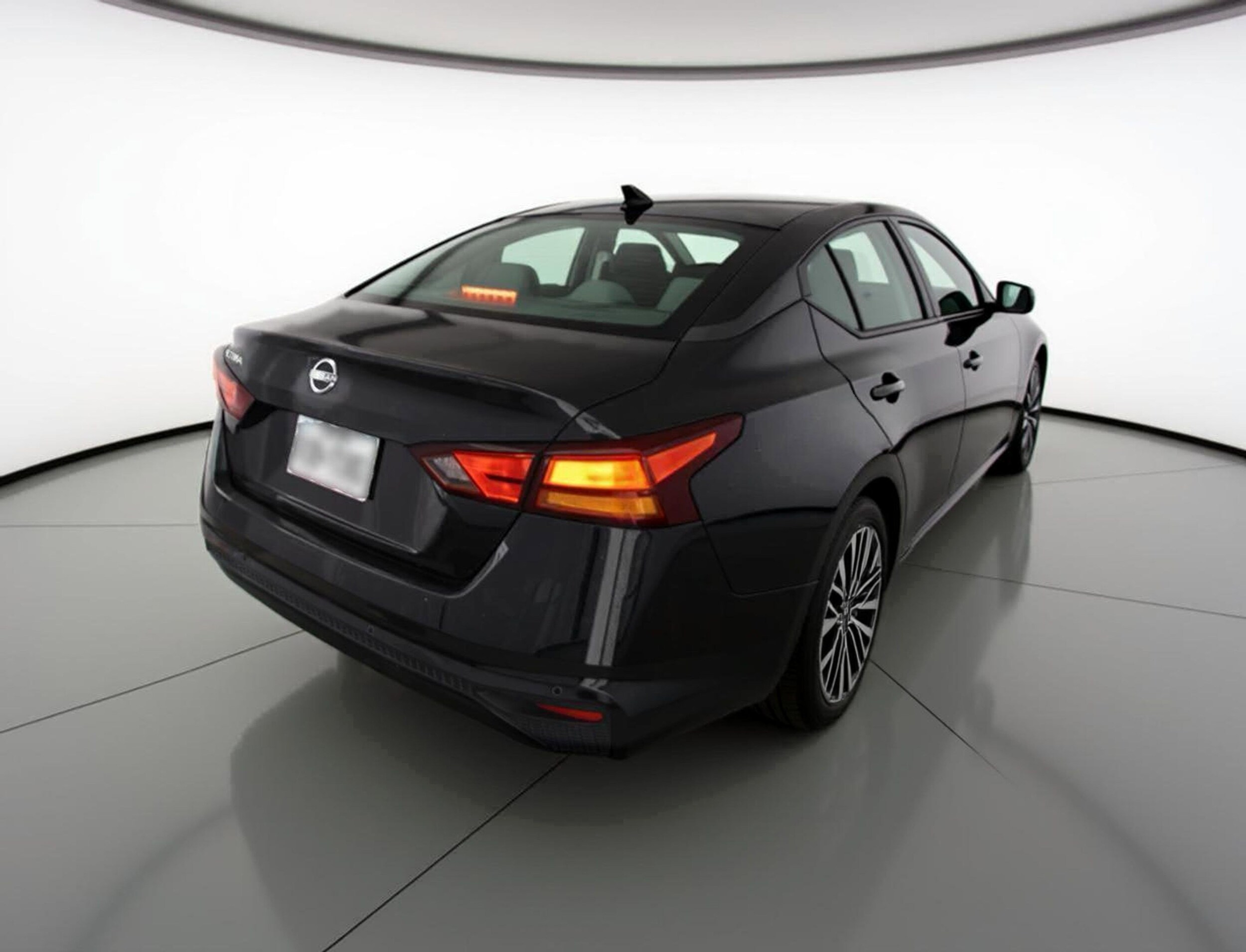 Thumbnail: 2025 Nissan Altima - 9