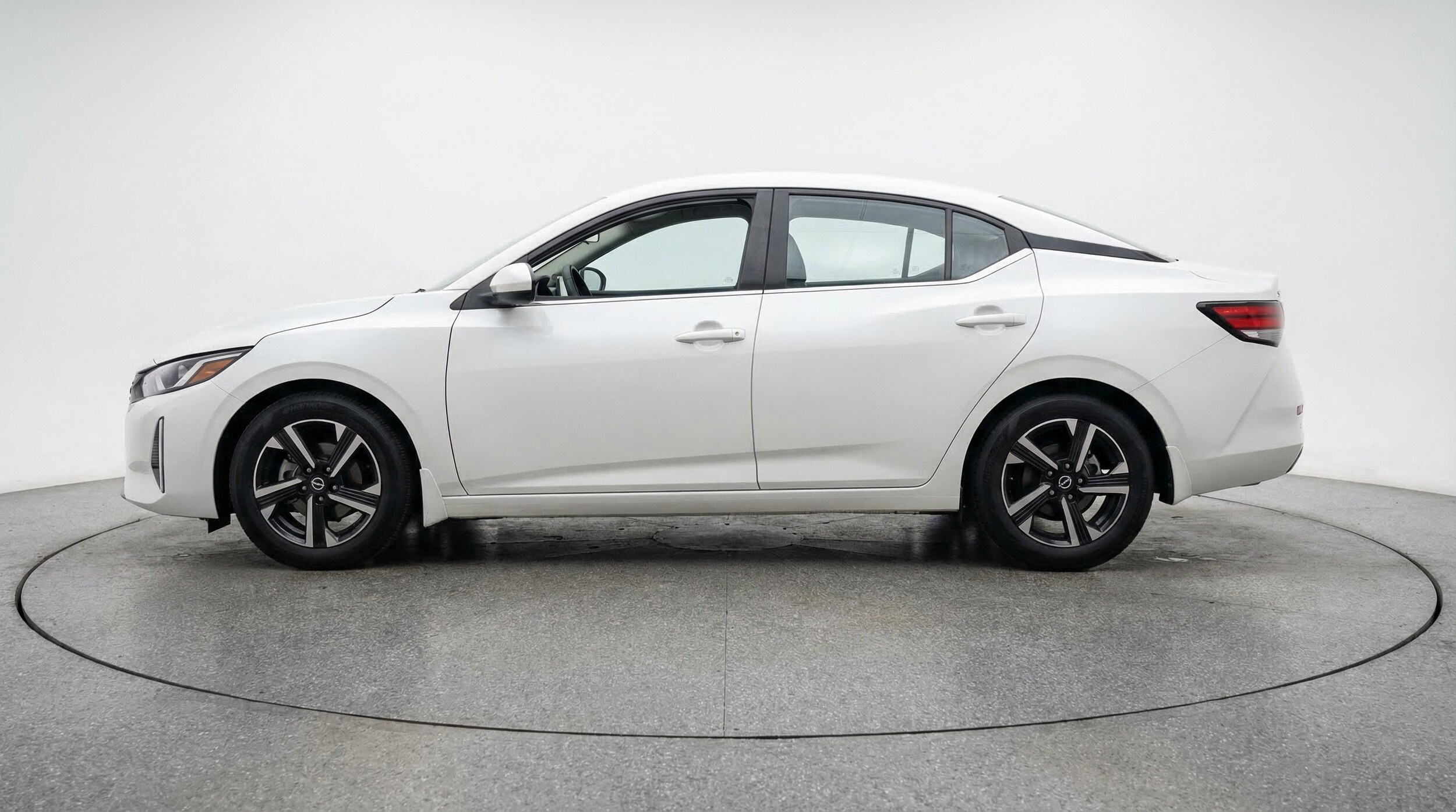 Thumbnail: 2025 Nissan Sentra - 5