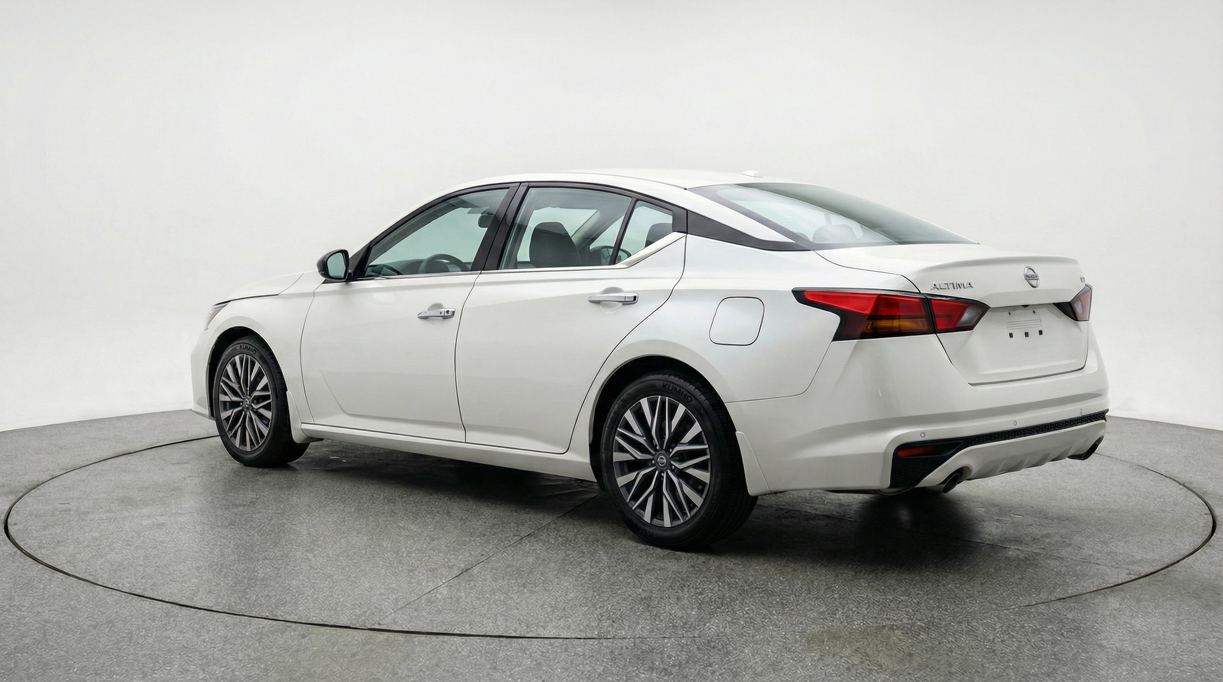 Thumbnail: 2025 Nissan Altima - 5