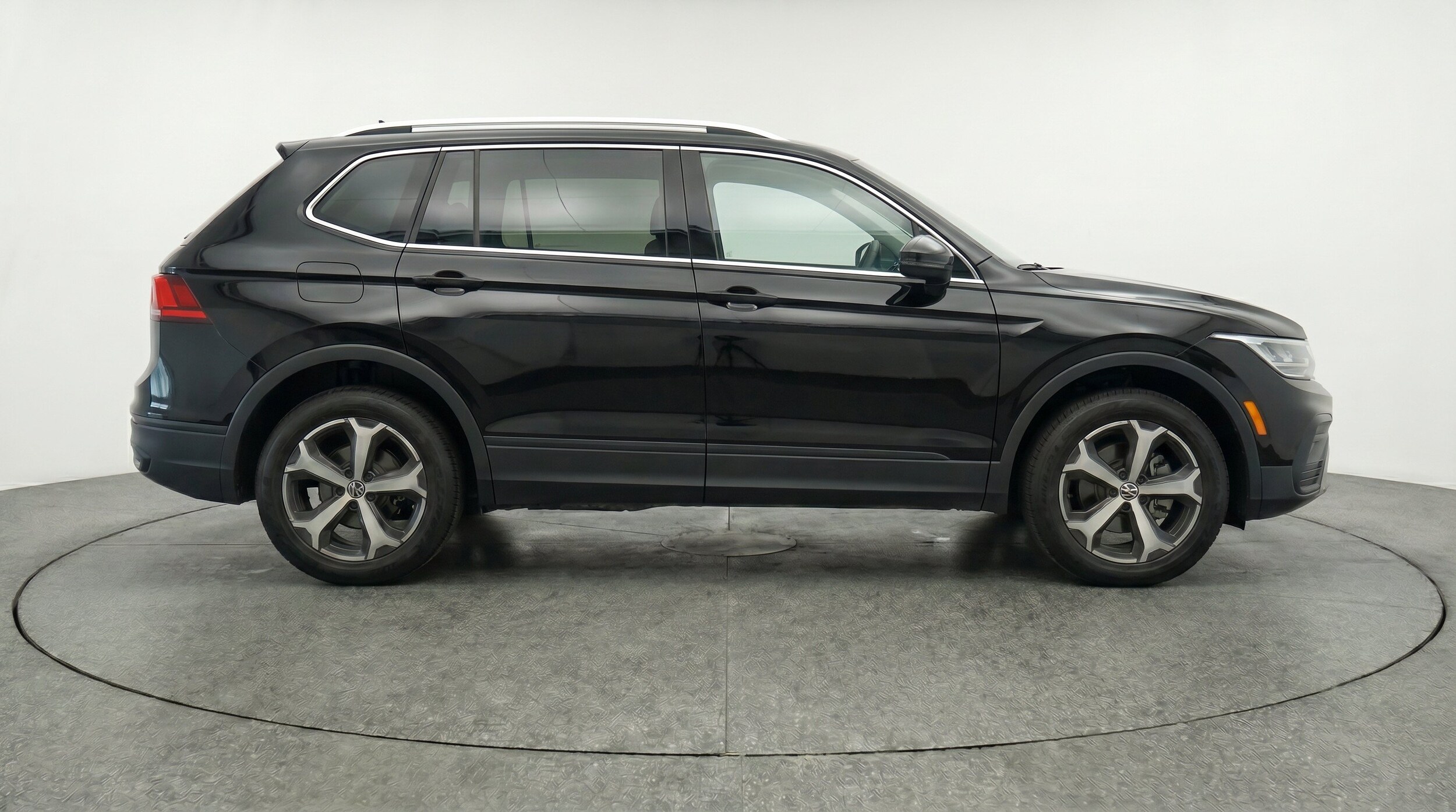 Thumbnail: 2026 Volkswagen Tiguan - 11