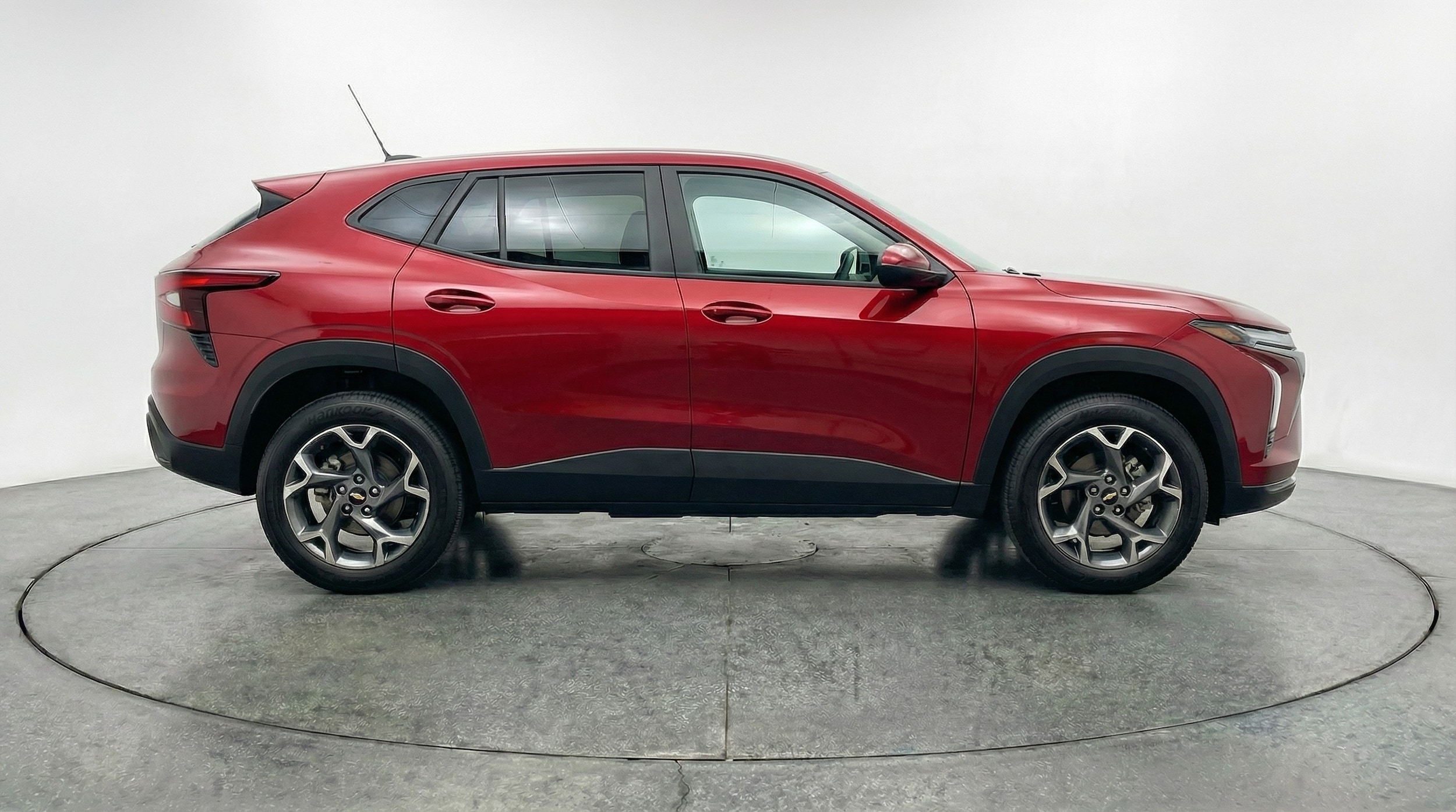 Thumbnail: 2025 Chevrolet Trax - 8