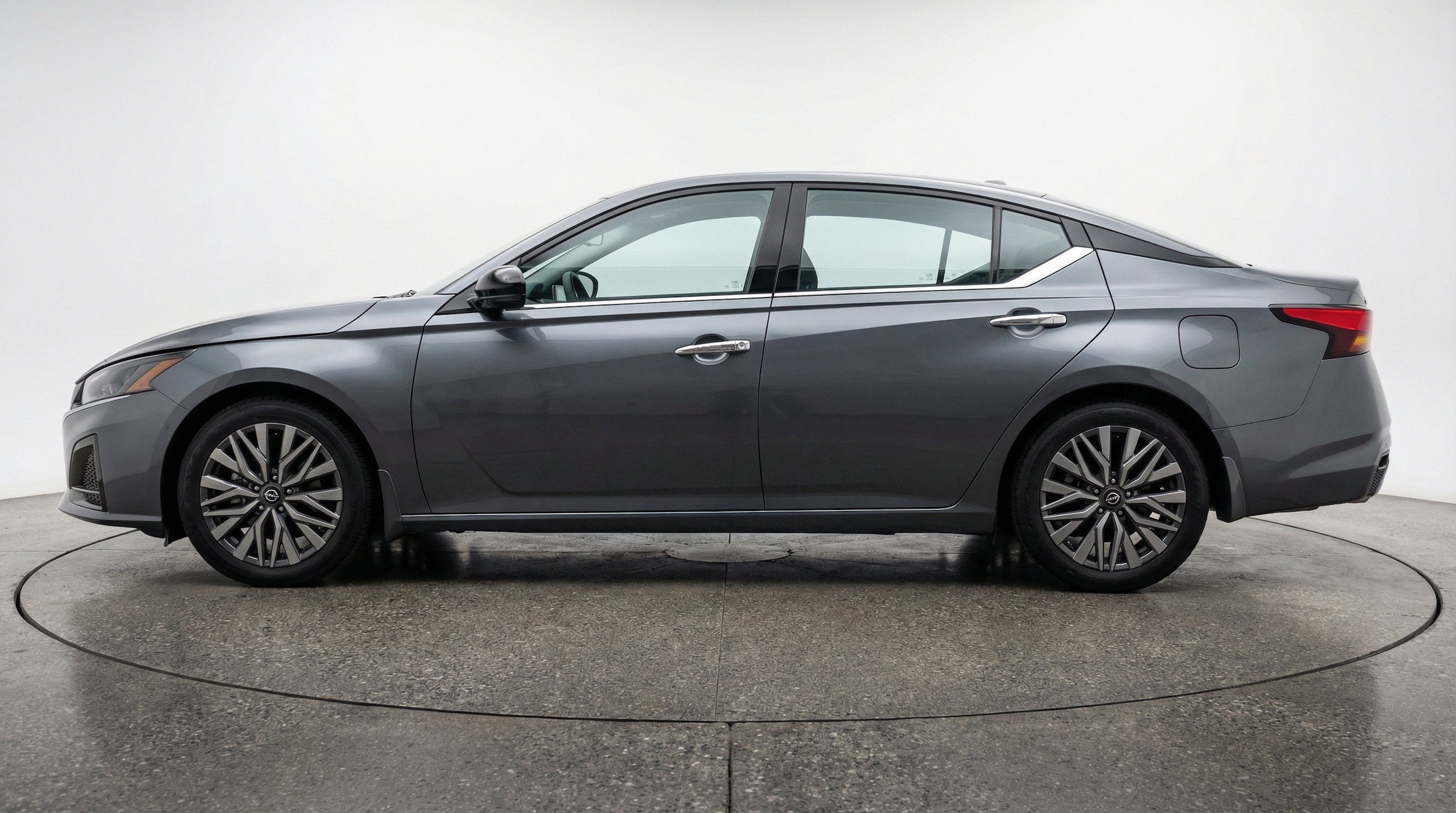 Thumbnail: 2025 Nissan Altima - 5