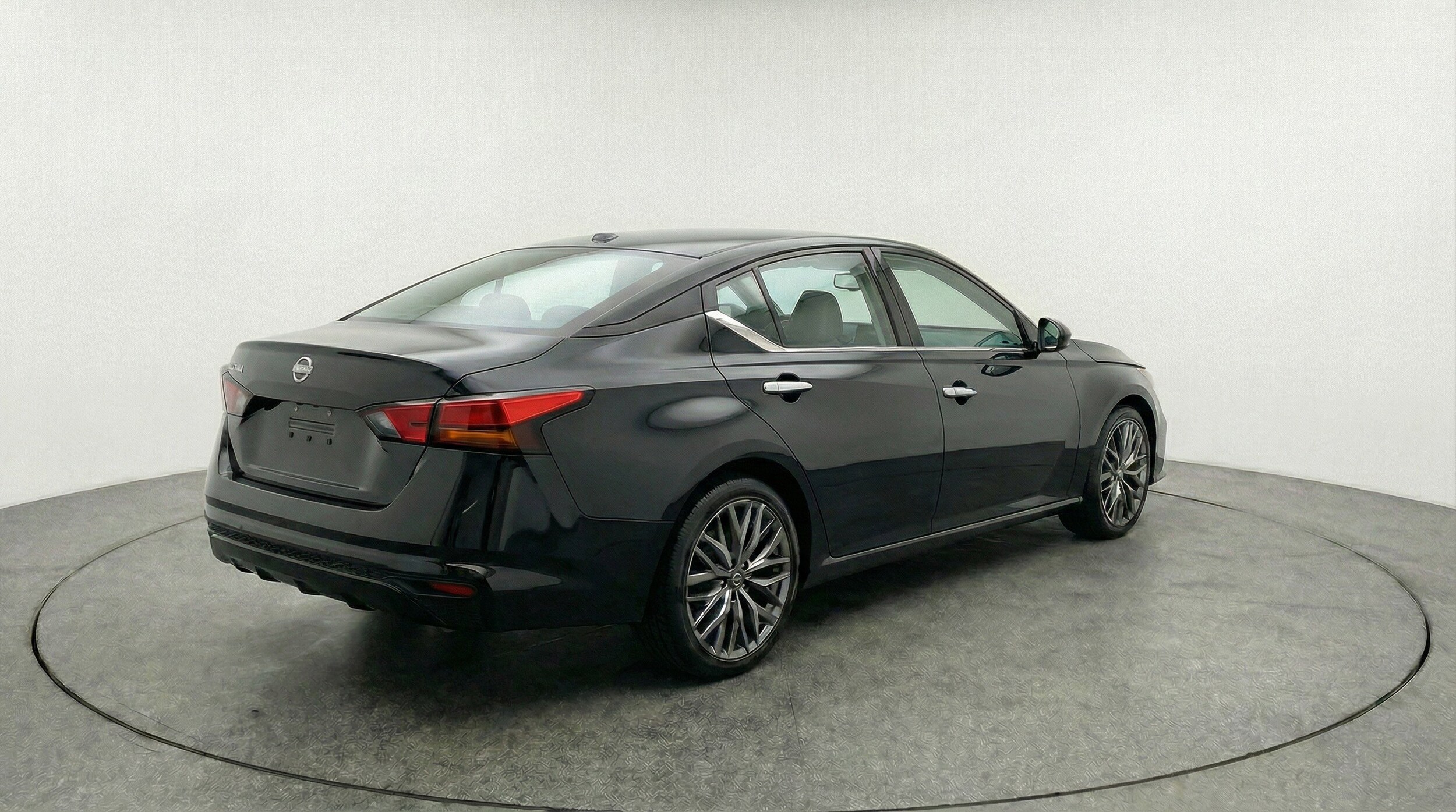 Thumbnail: 2025 Nissan Altima - 9