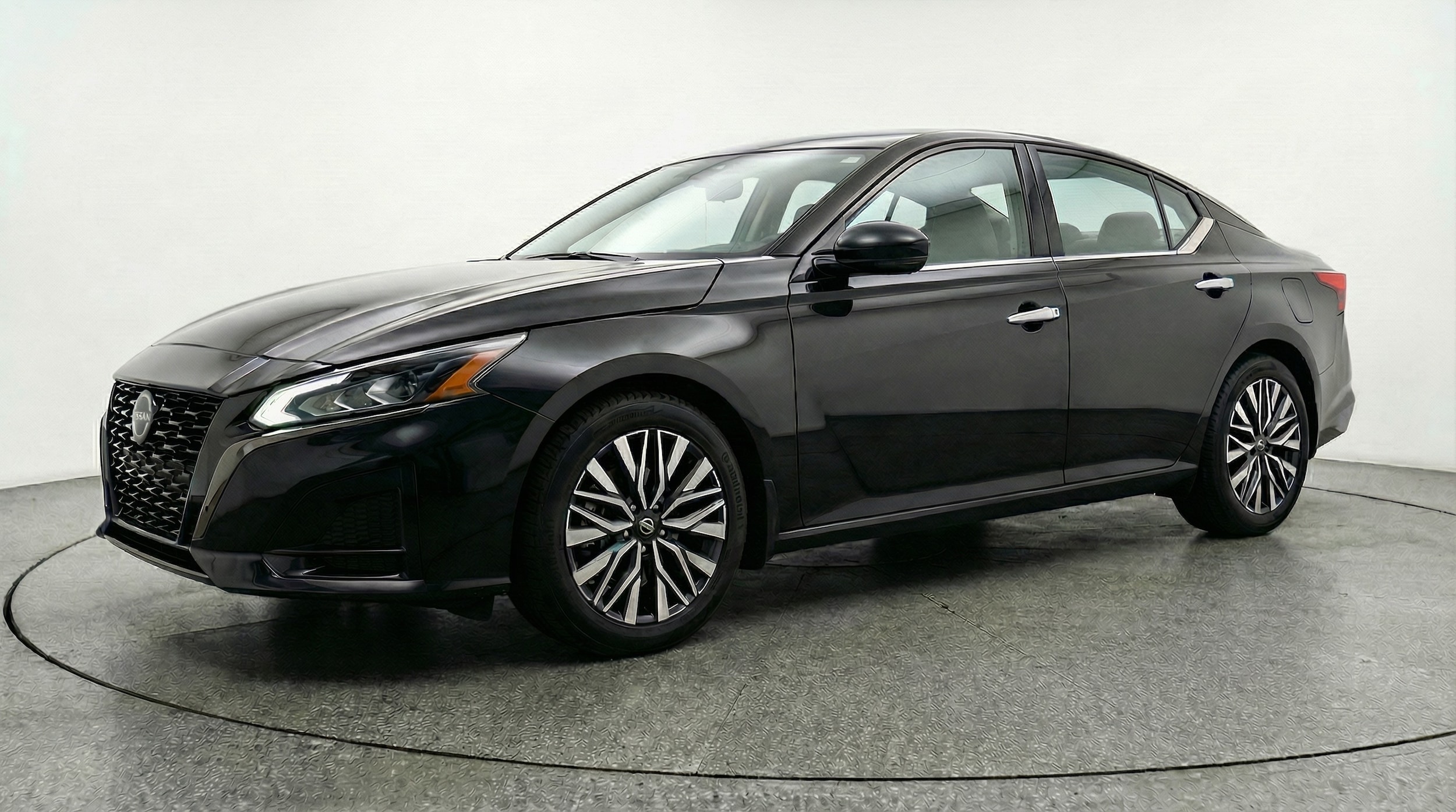 Thumbnail: 2025 Nissan Altima - 3