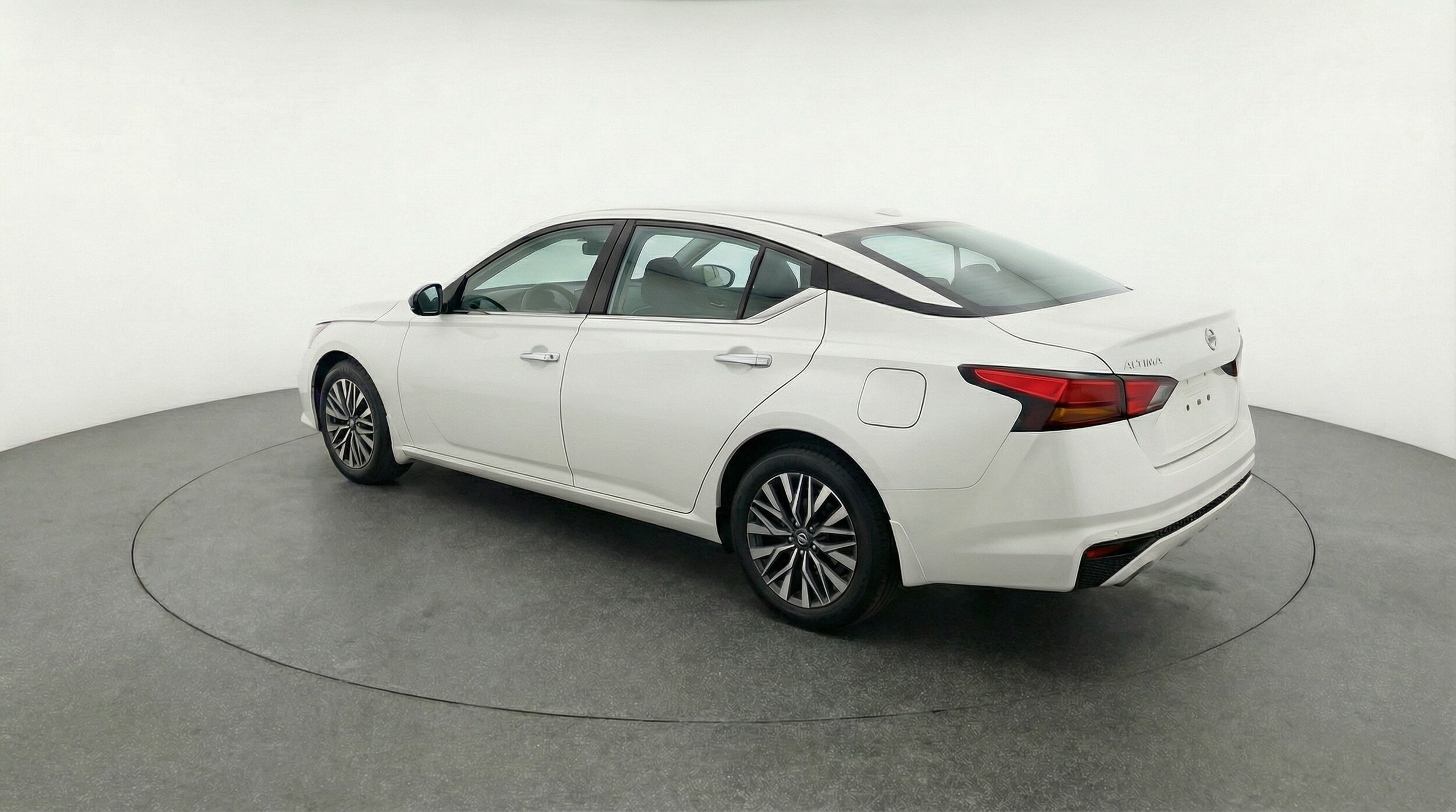 Thumbnail: 2025 Nissan Altima - 5