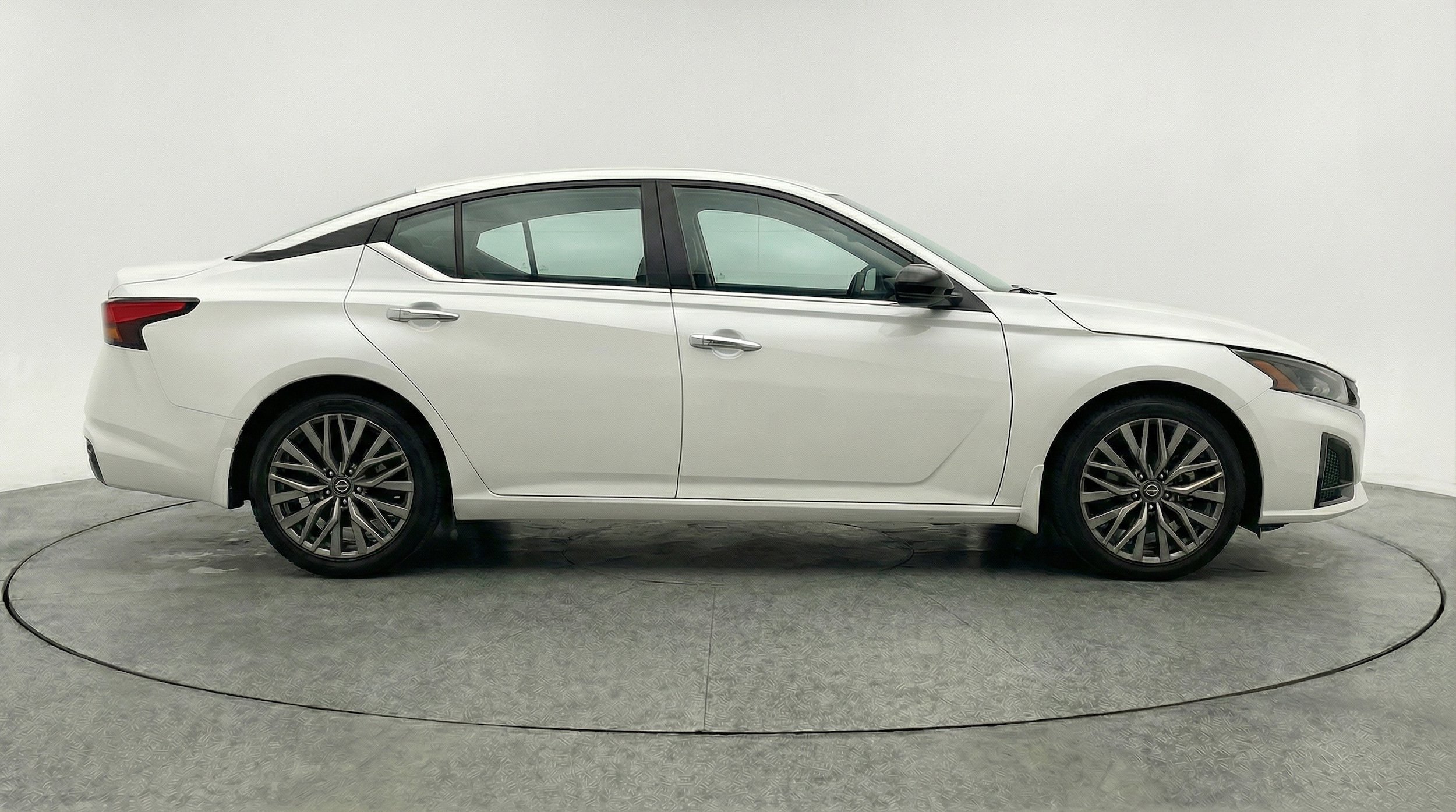 Thumbnail: 2025 Nissan Altima - 8