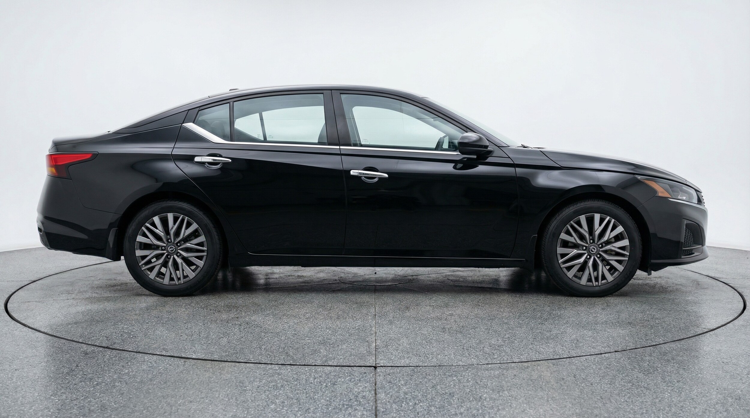 Thumbnail: 2025 Nissan Altima - 8