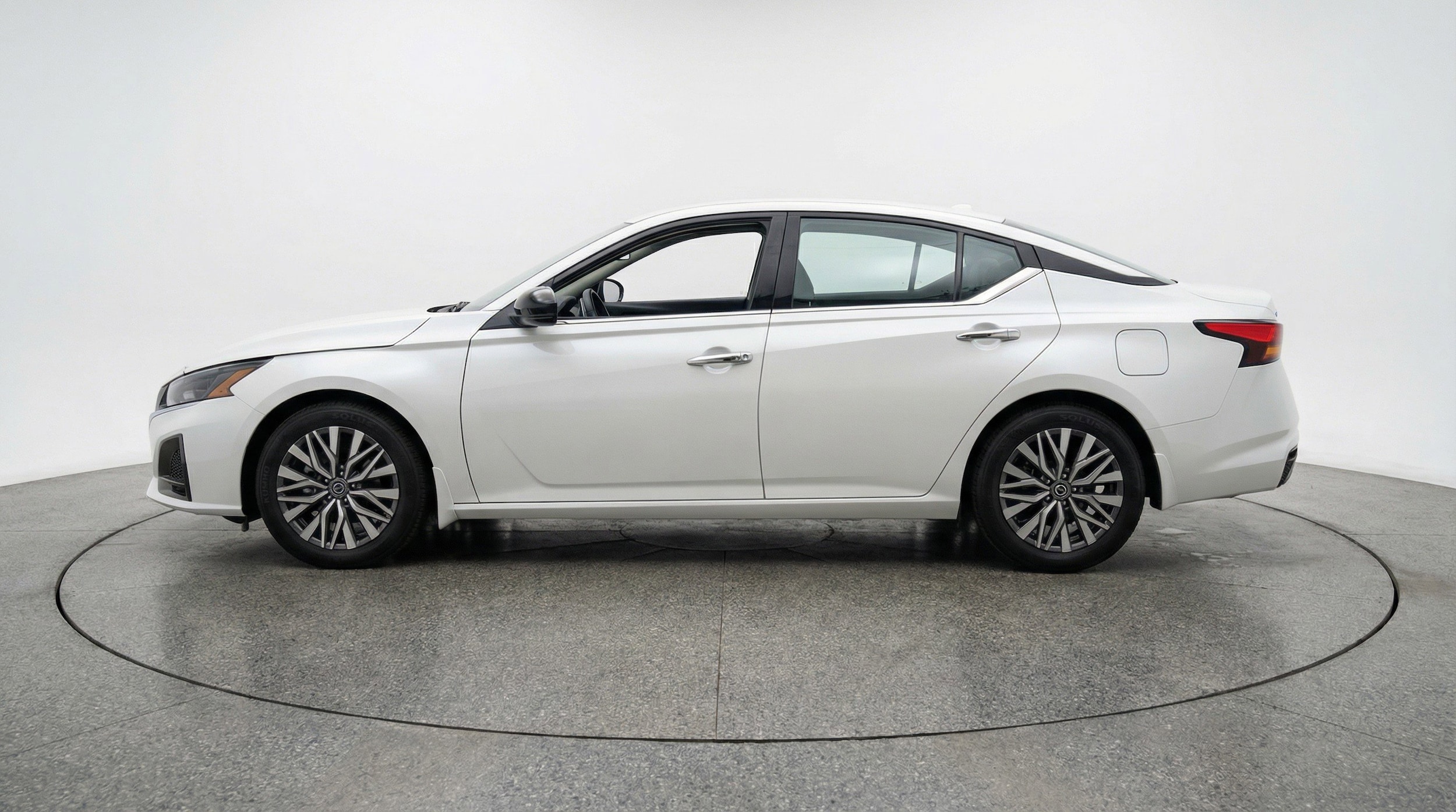 Thumbnail: 2025 Nissan Altima - 5