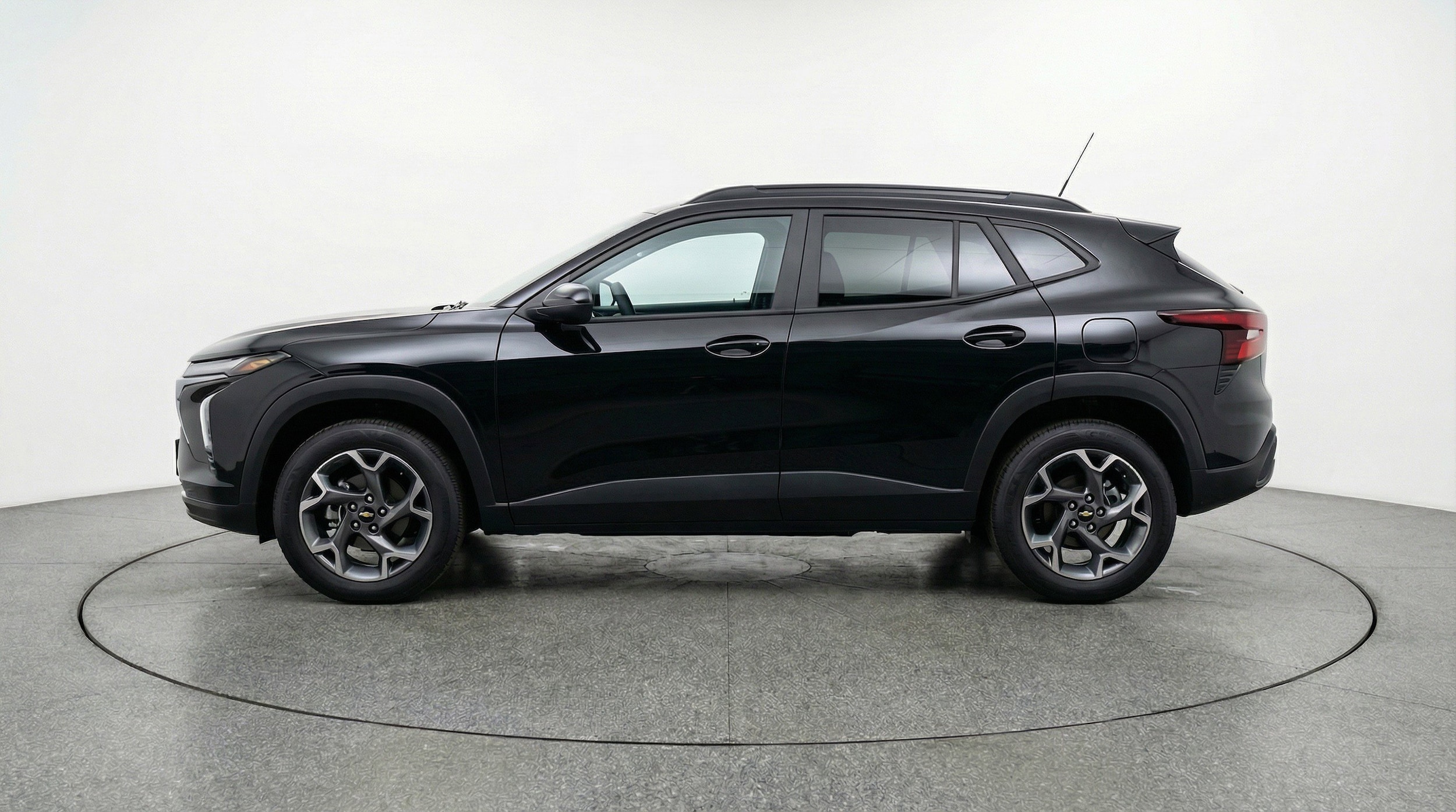 Thumbnail: 2025 Chevrolet Trax - 5