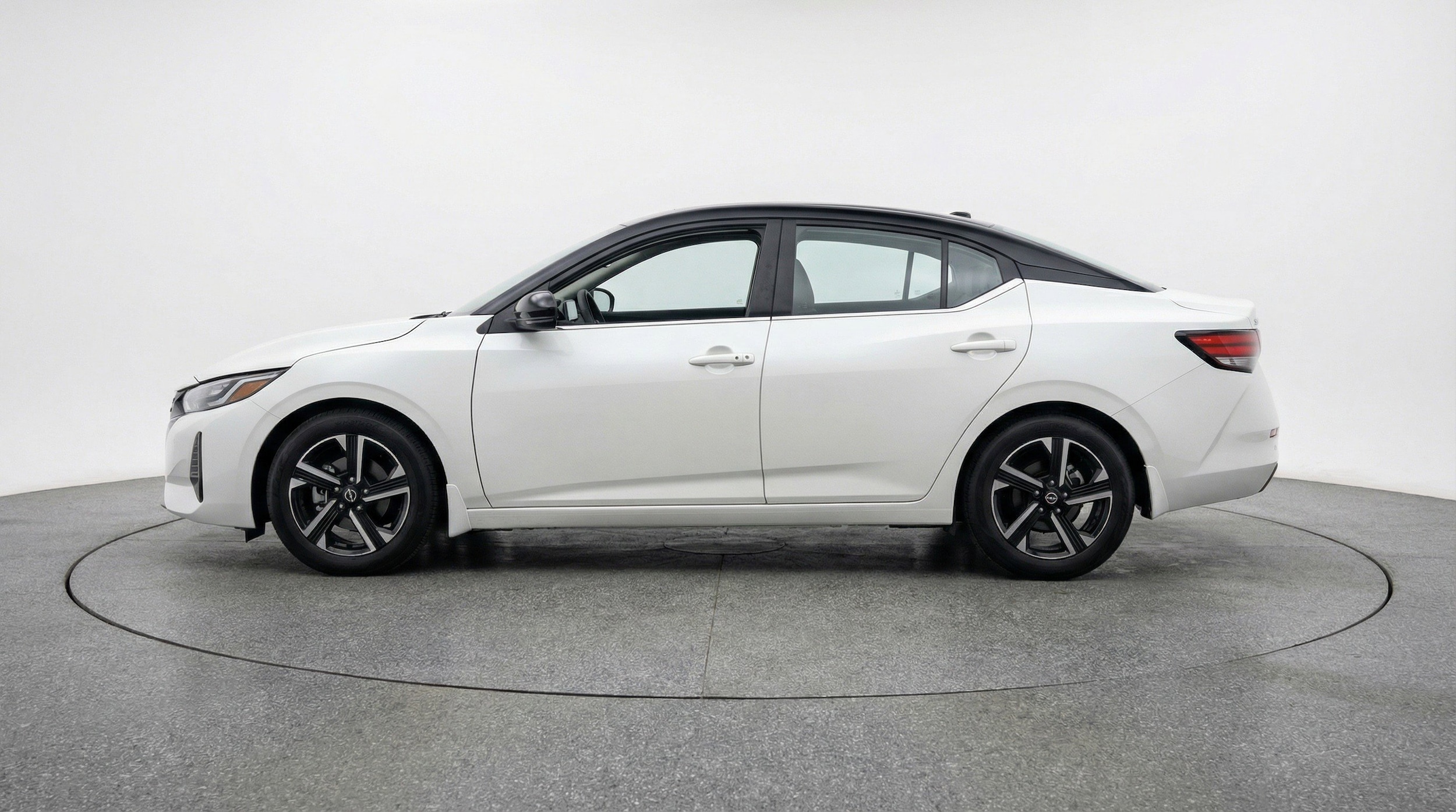 Thumbnail: 2025 Nissan Sentra - 5