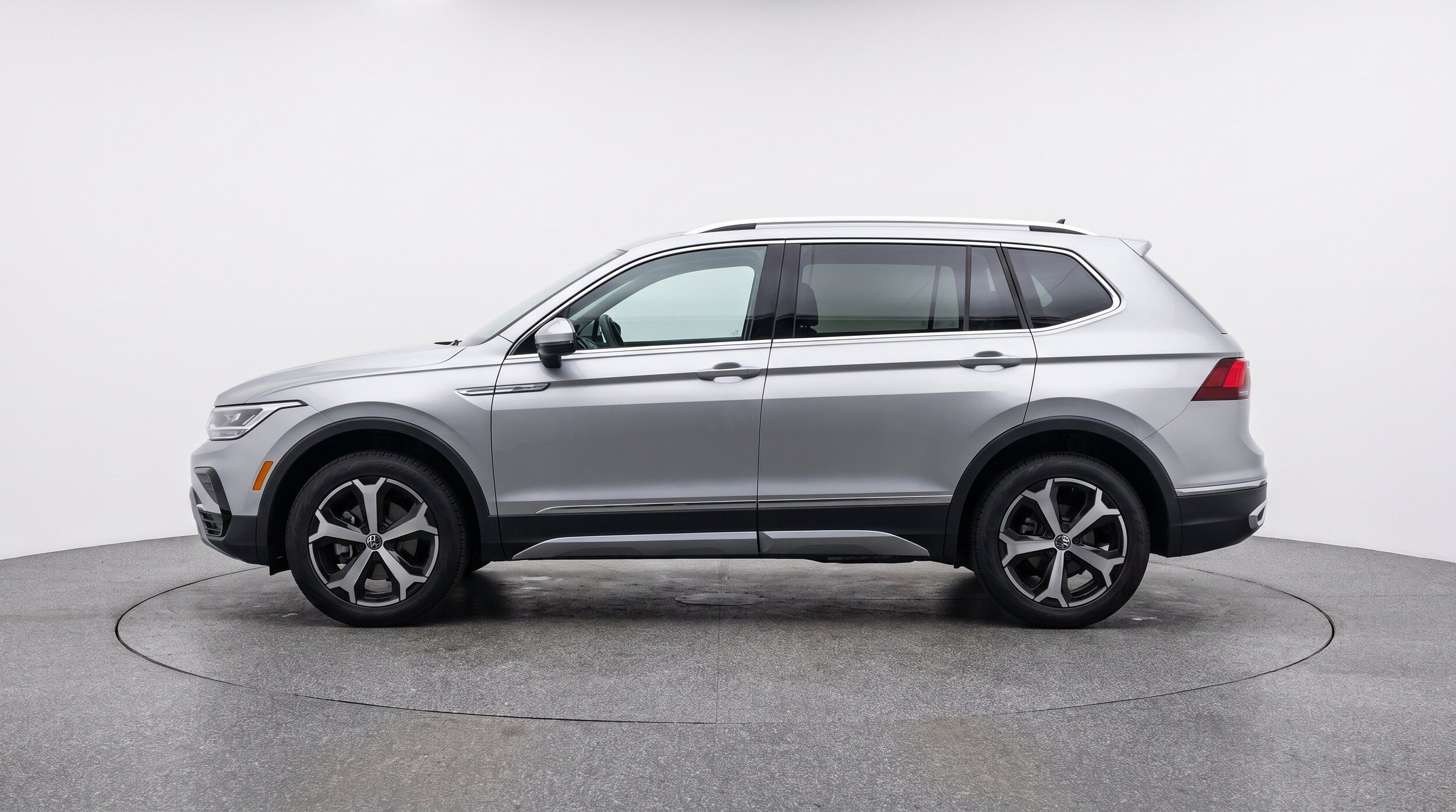 Thumbnail: 2026 Volkswagen Tiguan - 5