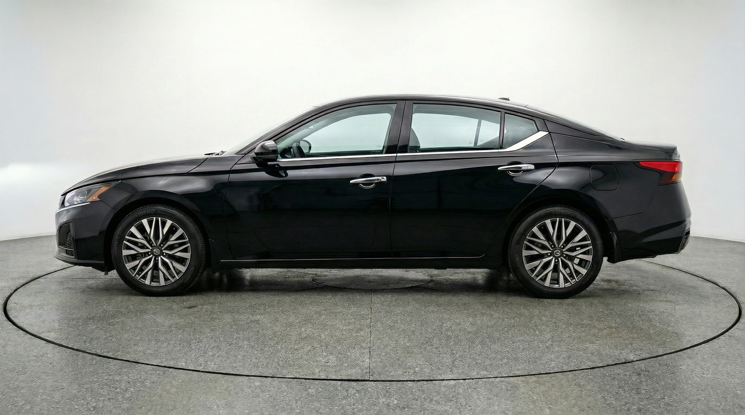 Thumbnail: 2025 Nissan Altima - 4