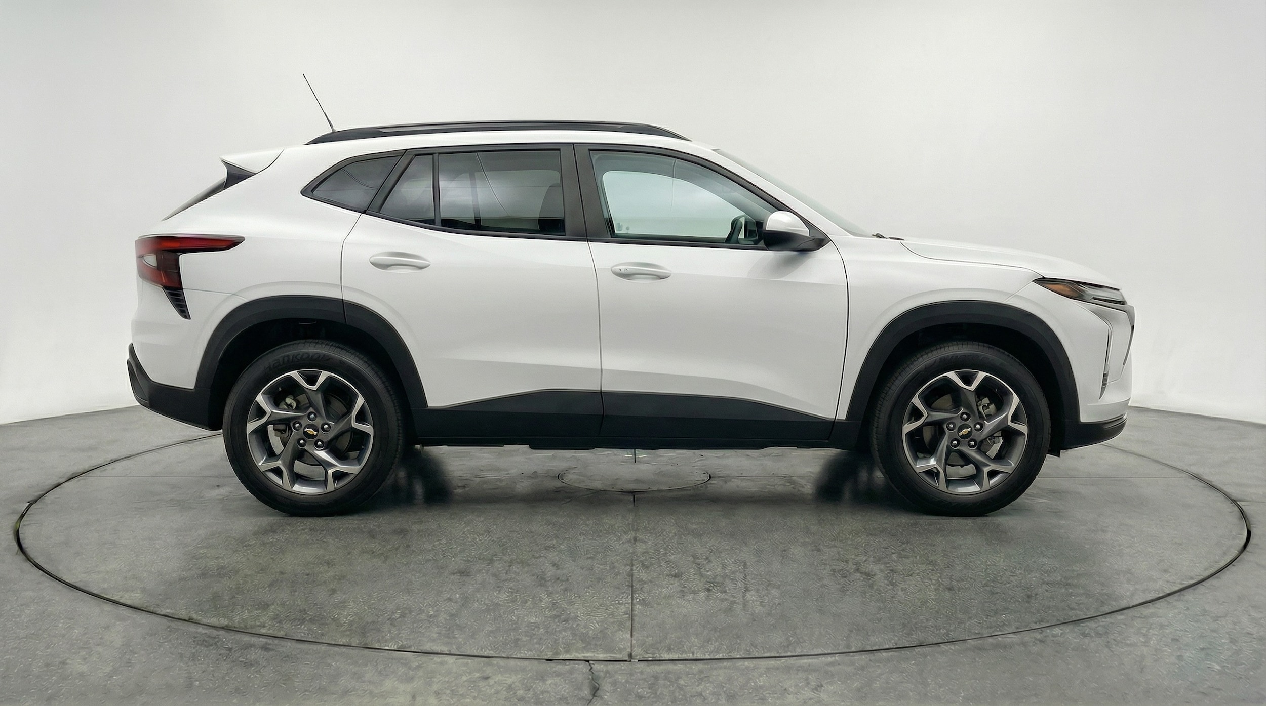 Thumbnail: 2025 Chevrolet Trax - 8