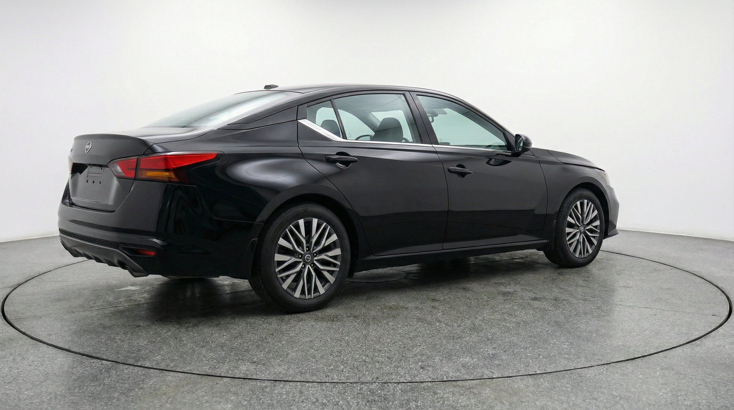 Thumbnail: 2025 Nissan Altima - 9