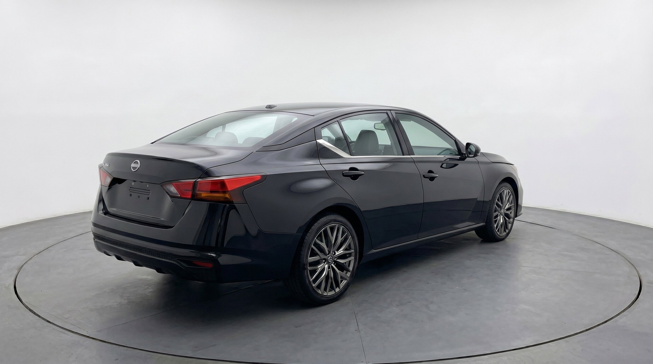 Thumbnail: 2025 Nissan Altima - 9