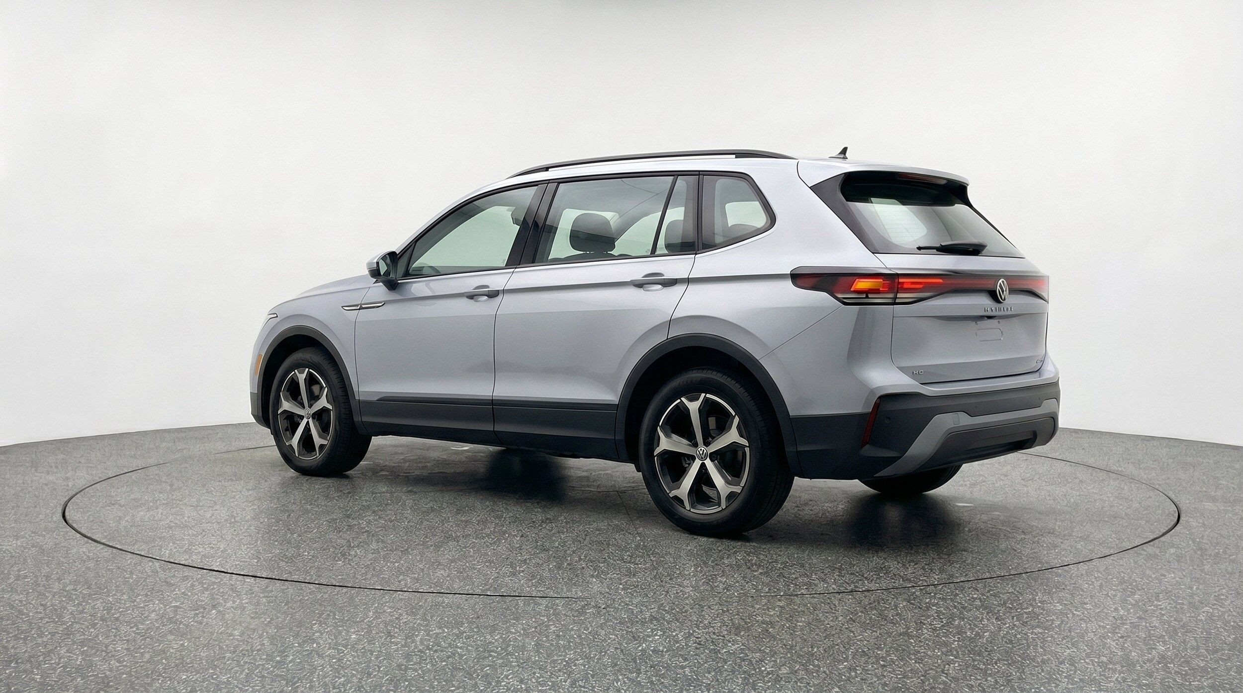Thumbnail: 2026 Volkswagen Tiguan - 6