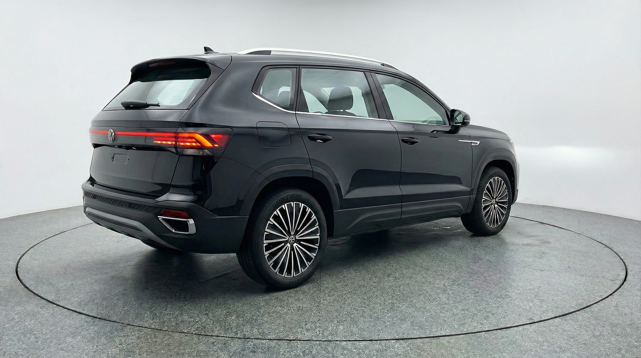 Thumbnail: 2025 Volkswagen Taos - 7