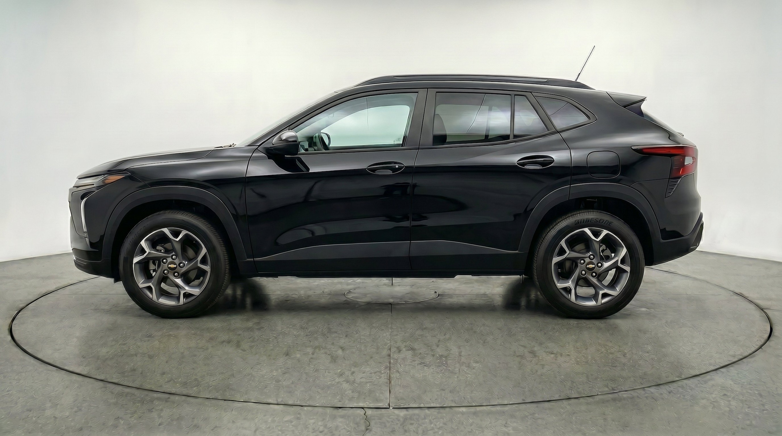 Thumbnail: 2025 Chevrolet Trax - 5