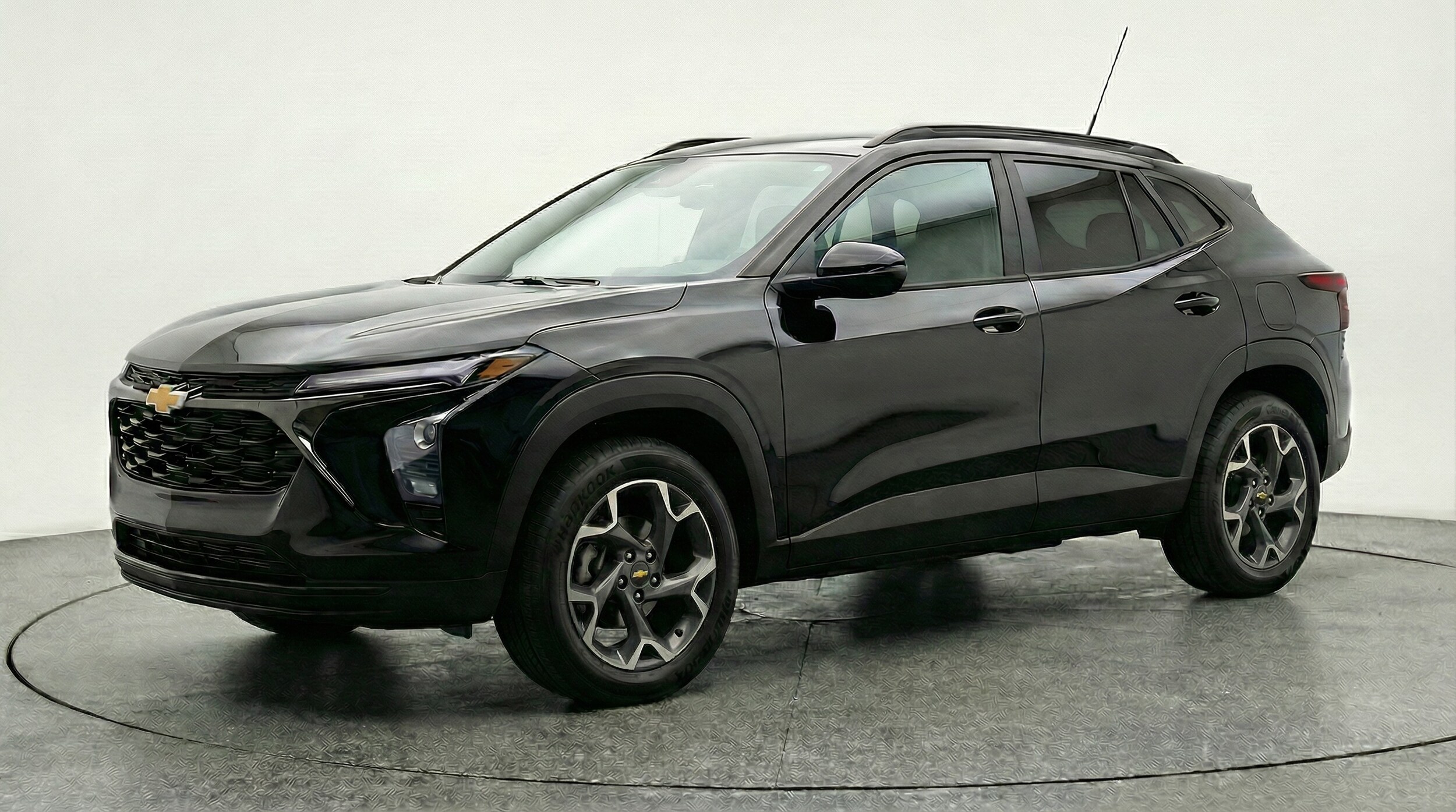 Thumbnail: 2025 Chevrolet Trax - 3