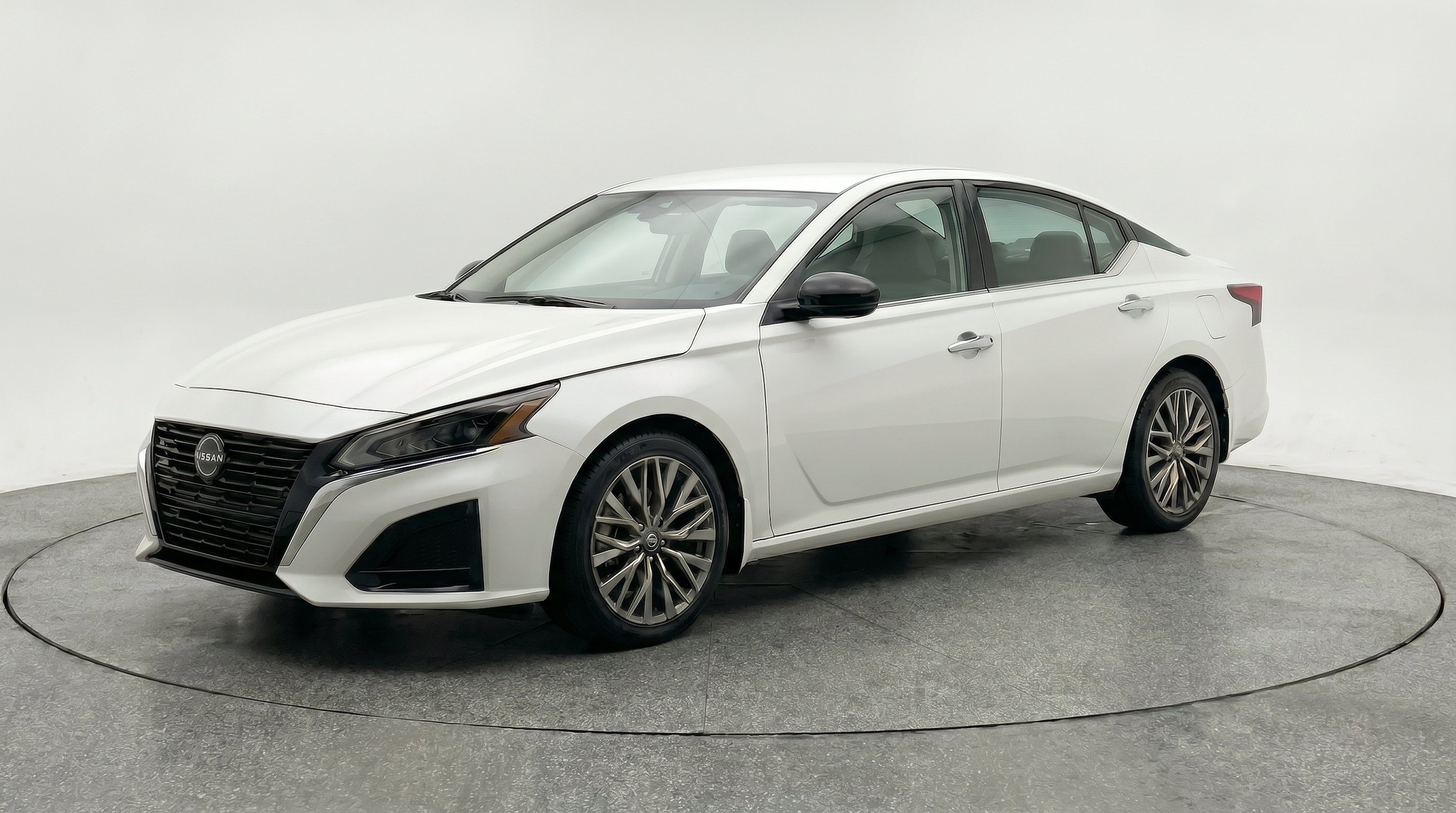 Thumbnail: 2025 Nissan Altima - 3