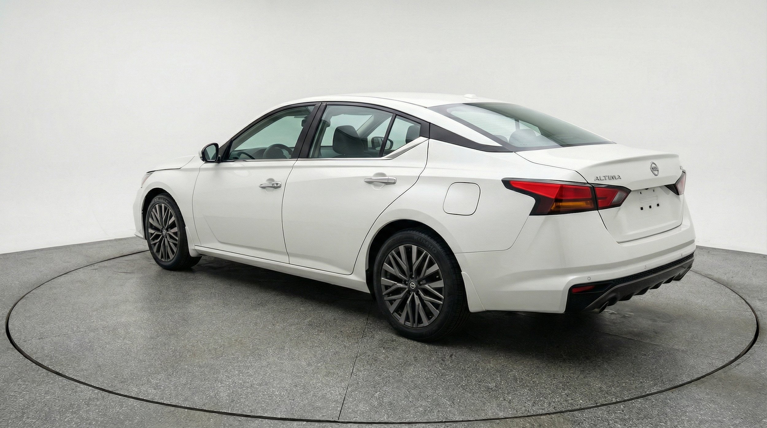 Thumbnail: 2025 Nissan Altima - 5