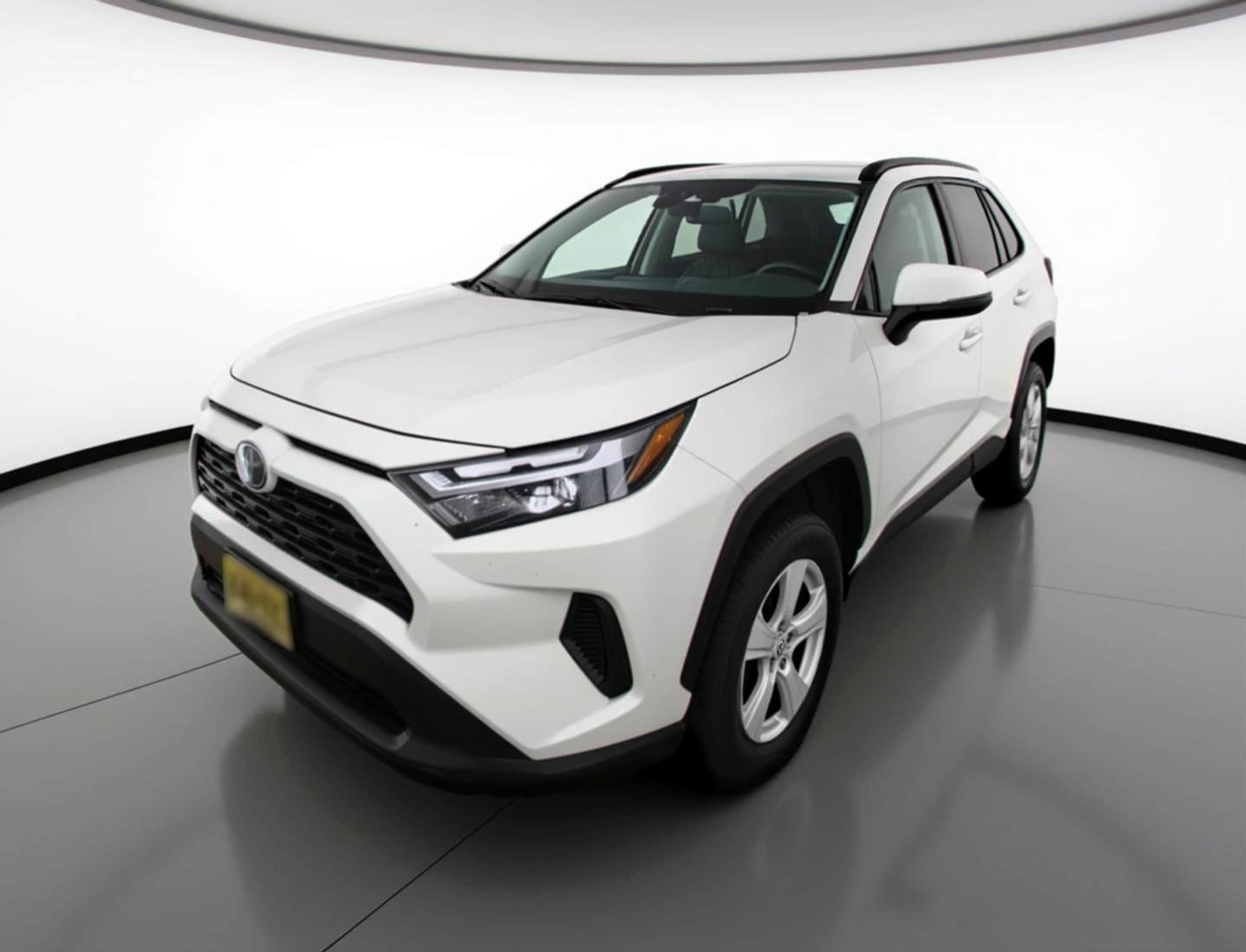 Thumbnail: 2025 Toyota RAV4 - 3
