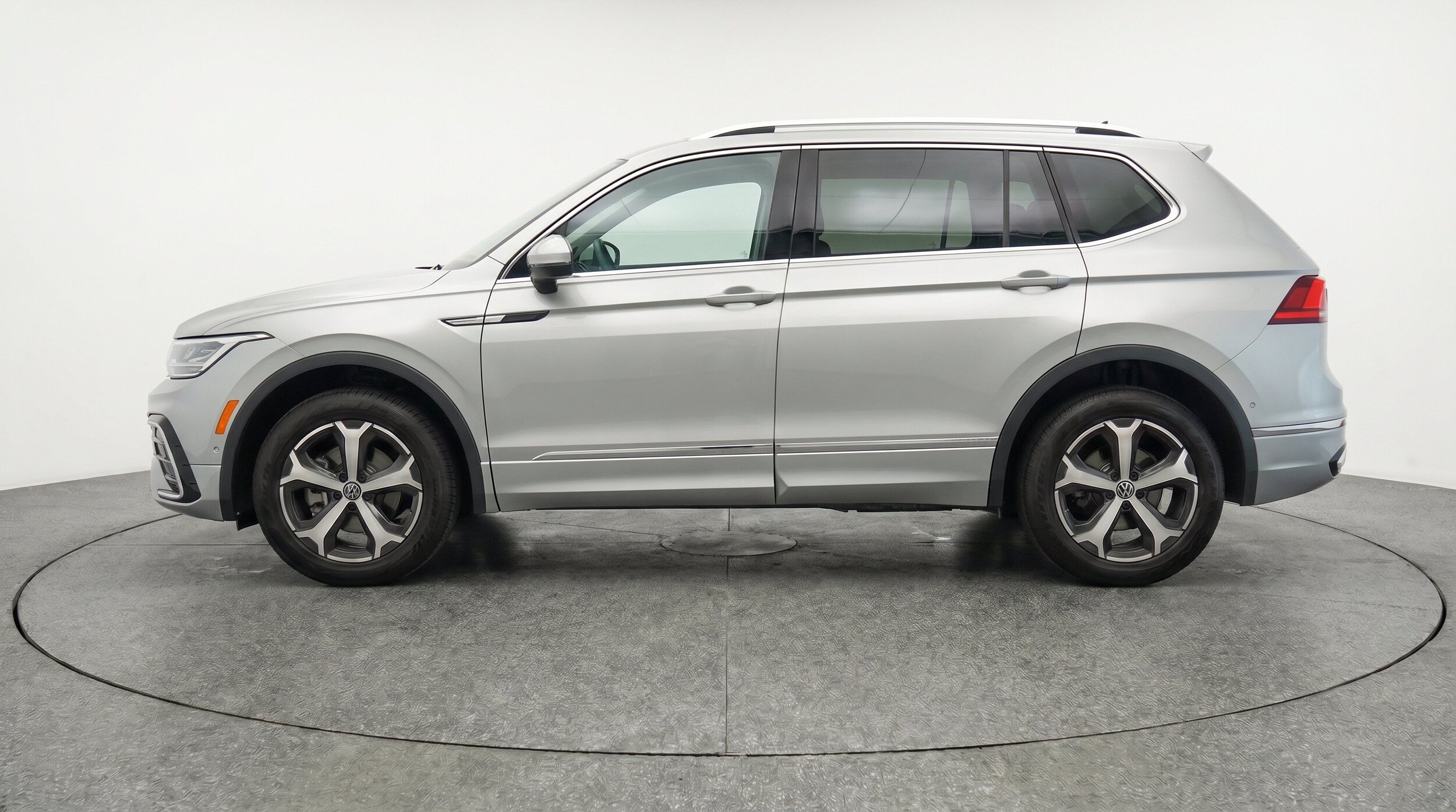 Thumbnail: 2026 Volkswagen Tiguan - 5