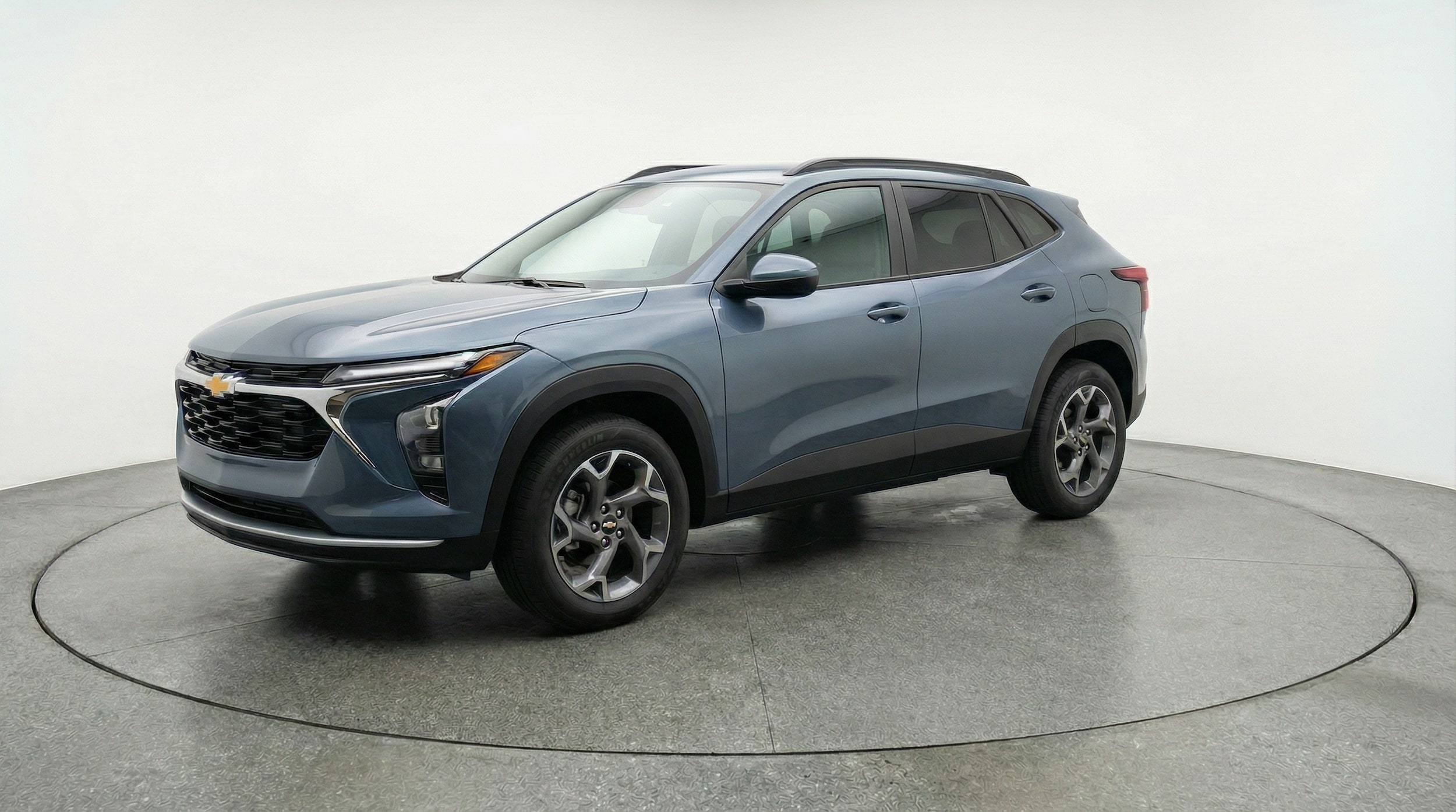 Thumbnail: 2025 Chevrolet Trax - 3