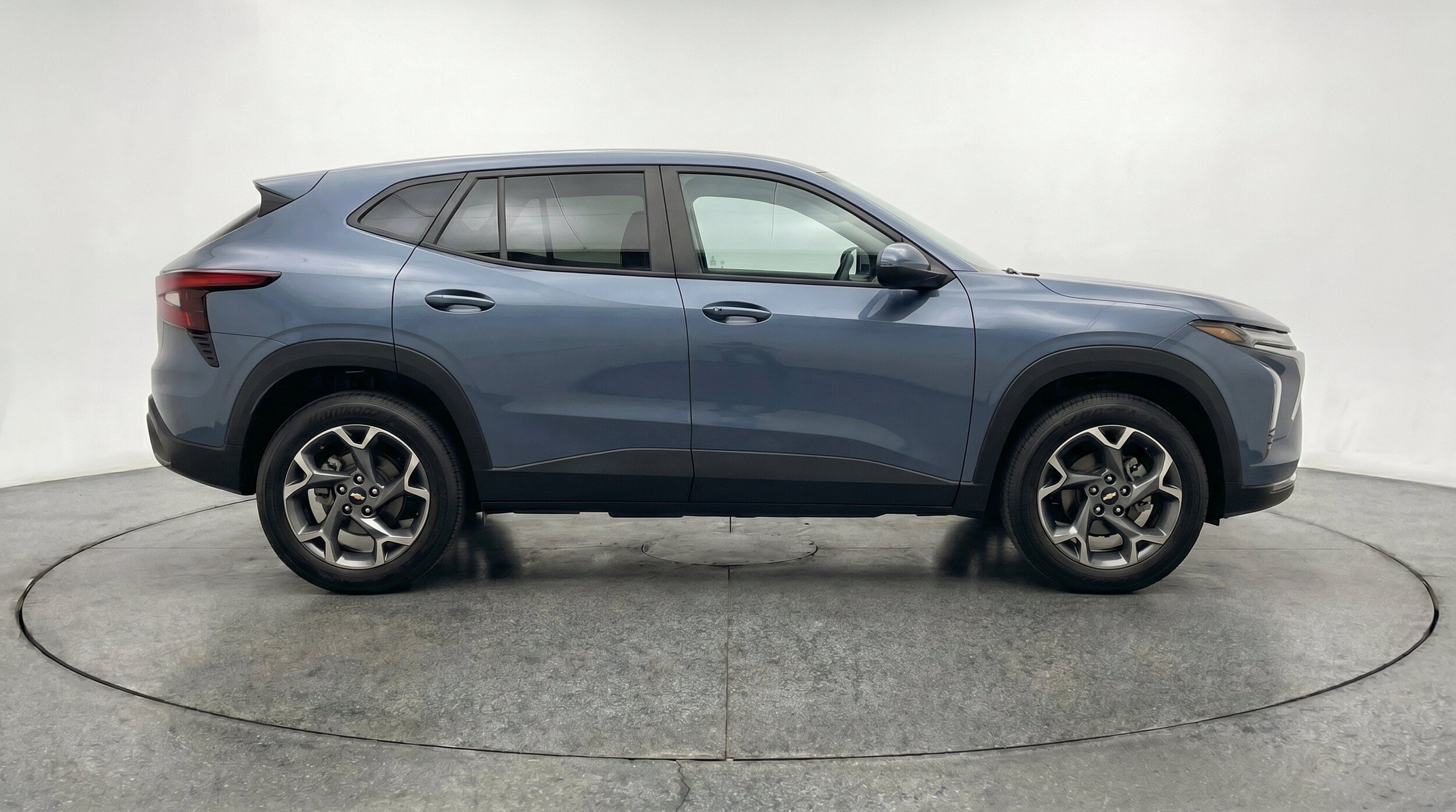 Thumbnail: 2025 Chevrolet Trax - 11