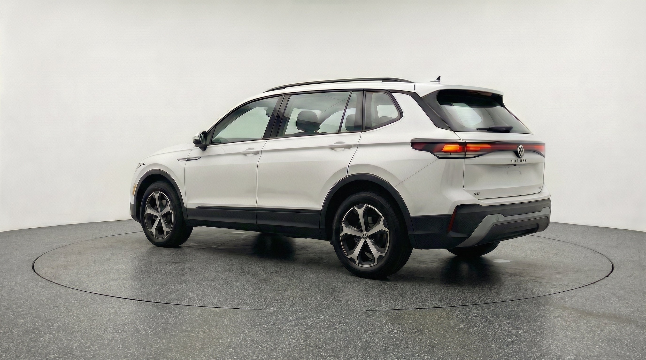 Thumbnail: 2026 Volkswagen Tiguan - 6