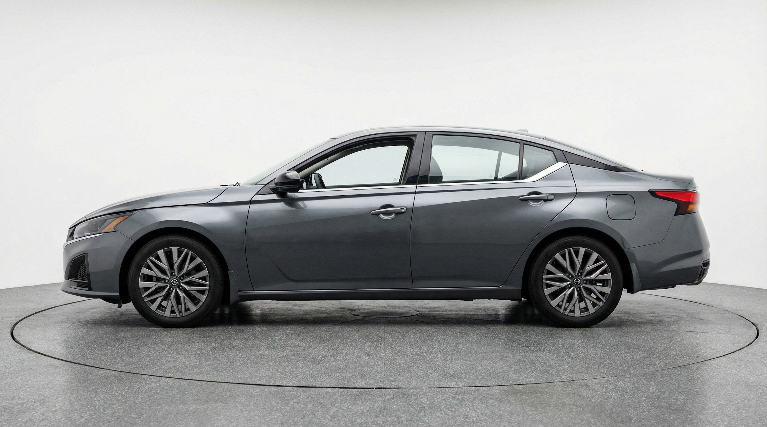 Thumbnail: 2025 Nissan Altima - 4