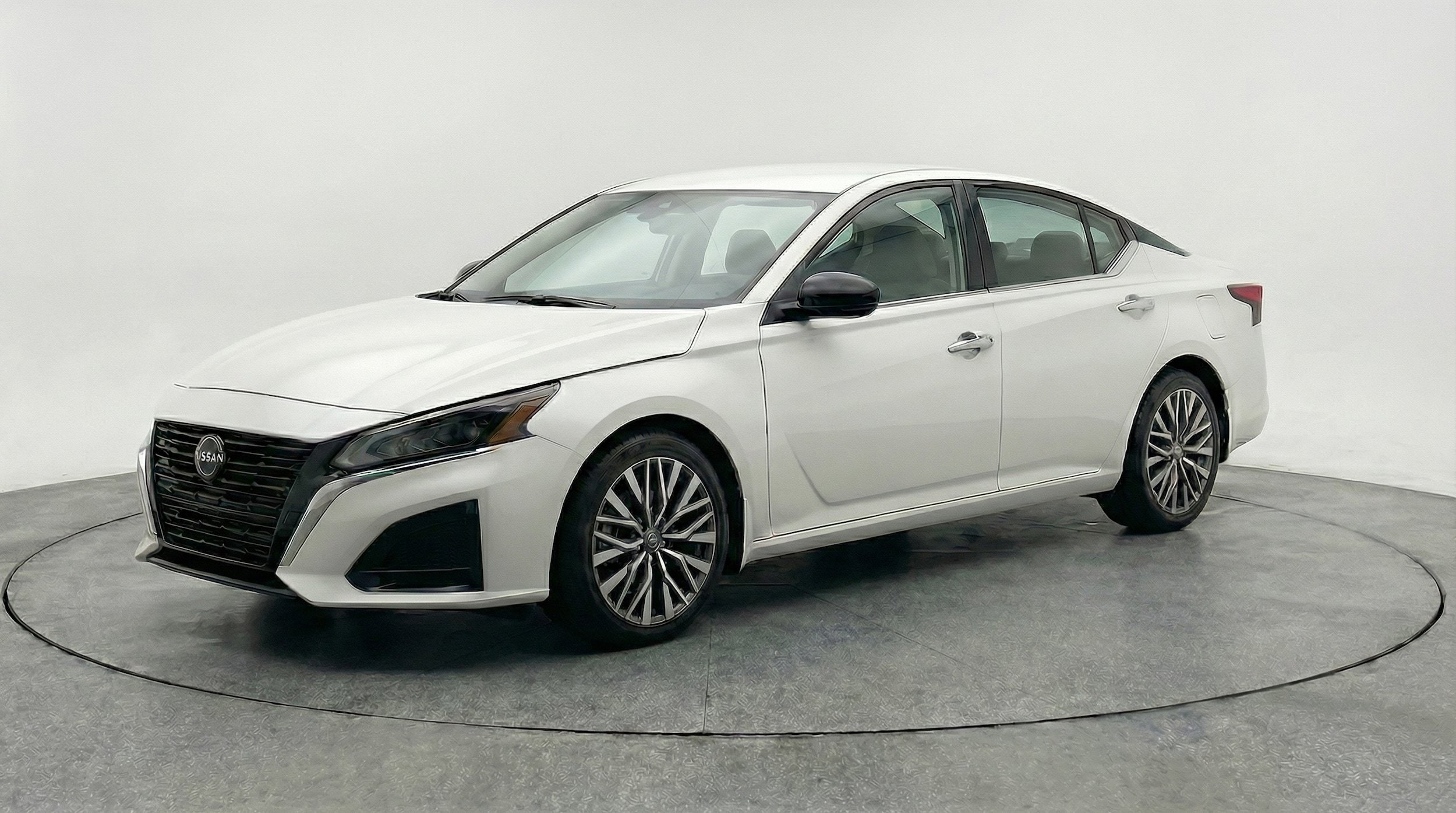 Thumbnail: 2025 Nissan Altima - 3