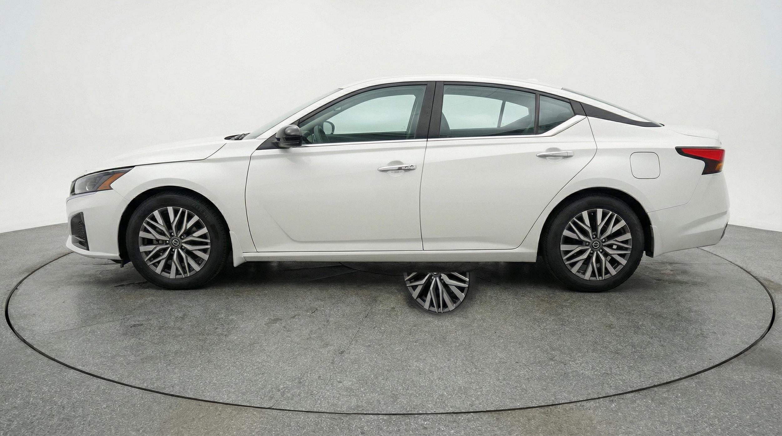 Thumbnail: 2025 Nissan Altima - 4