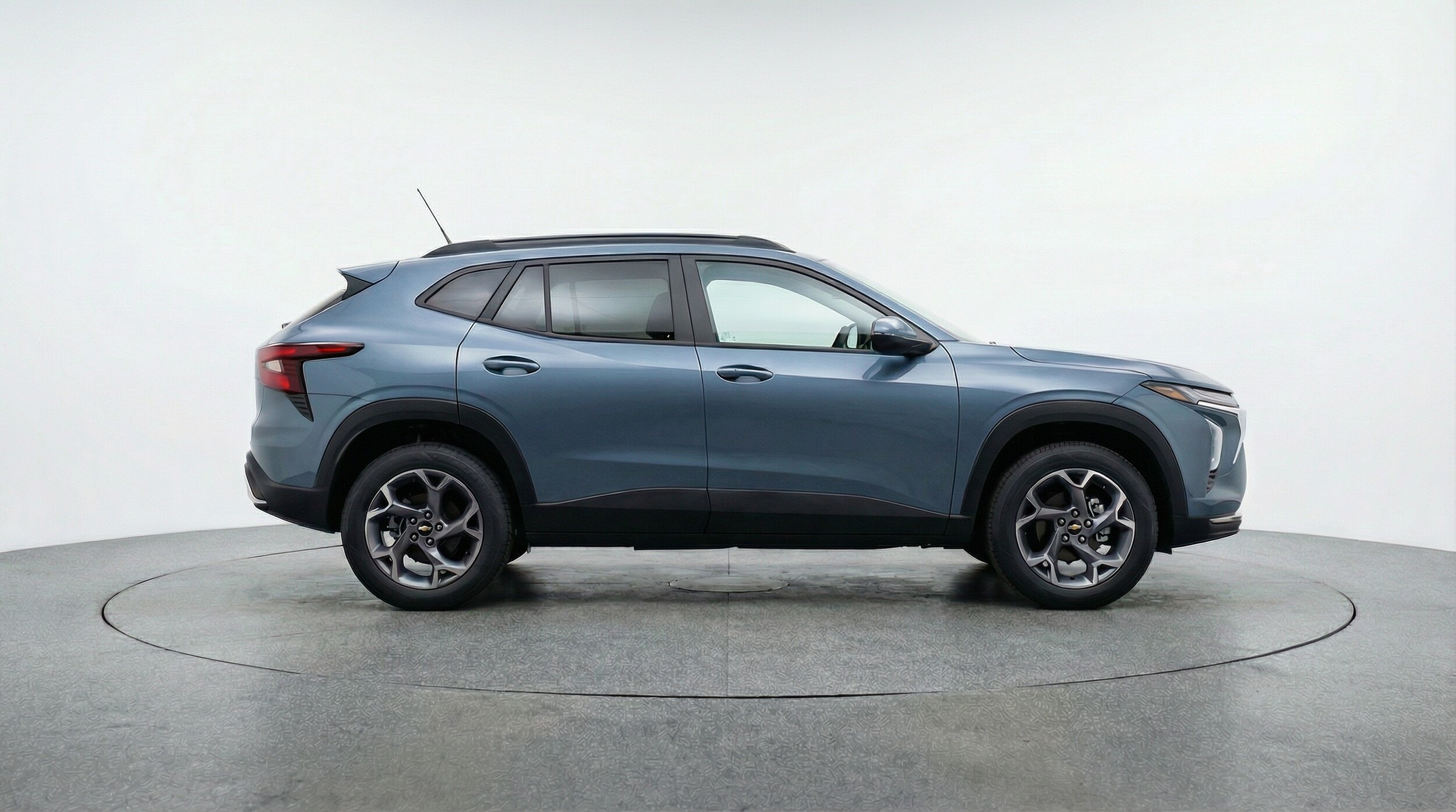 Thumbnail: 2025 Chevrolet Trax - 8