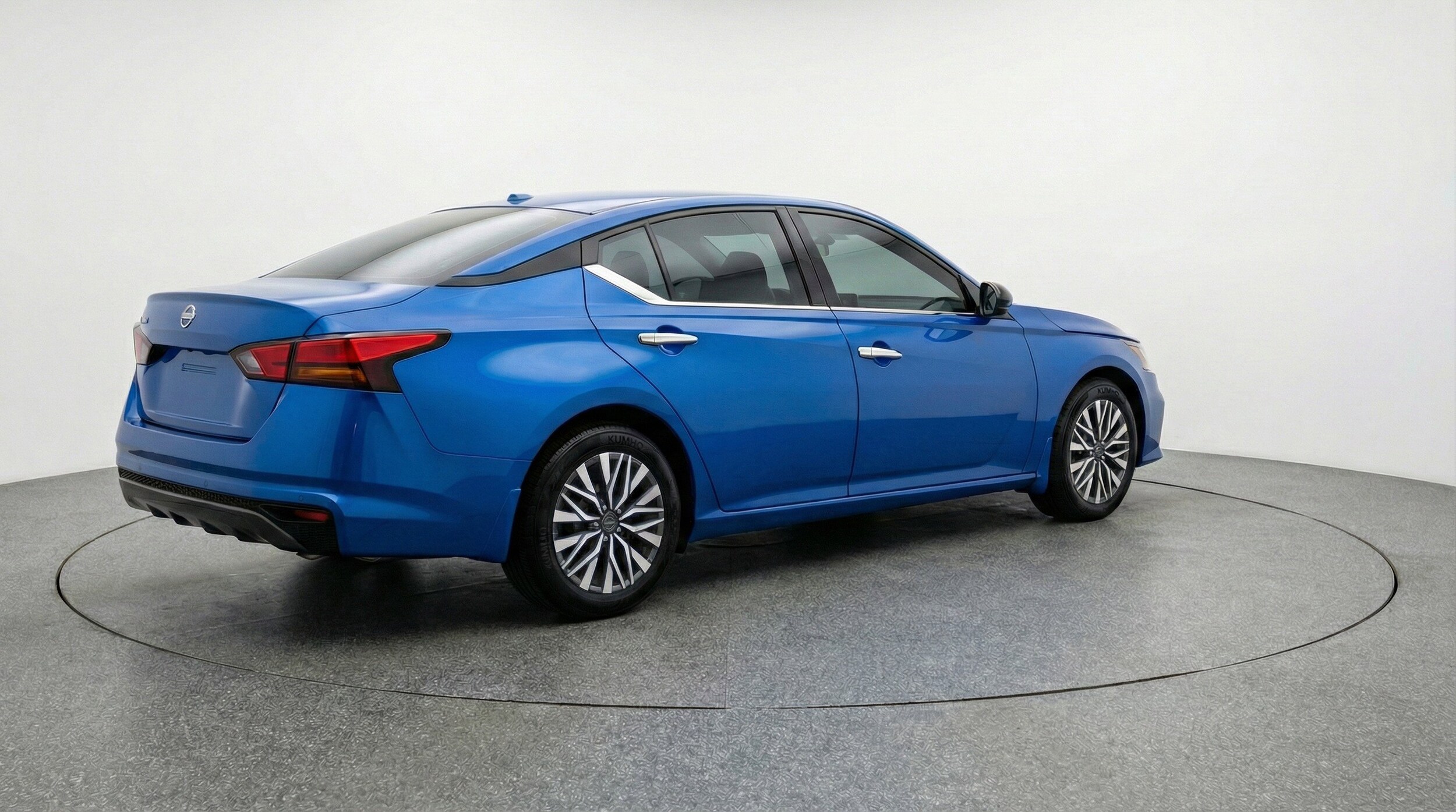 Thumbnail: 2025 Nissan Altima - 9