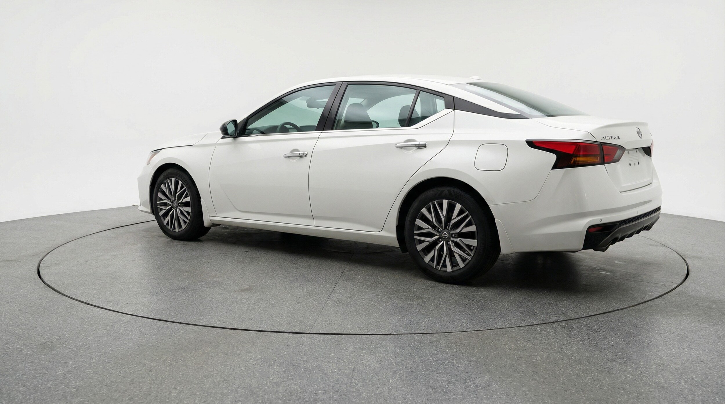 Thumbnail: 2025 Nissan Altima - 5