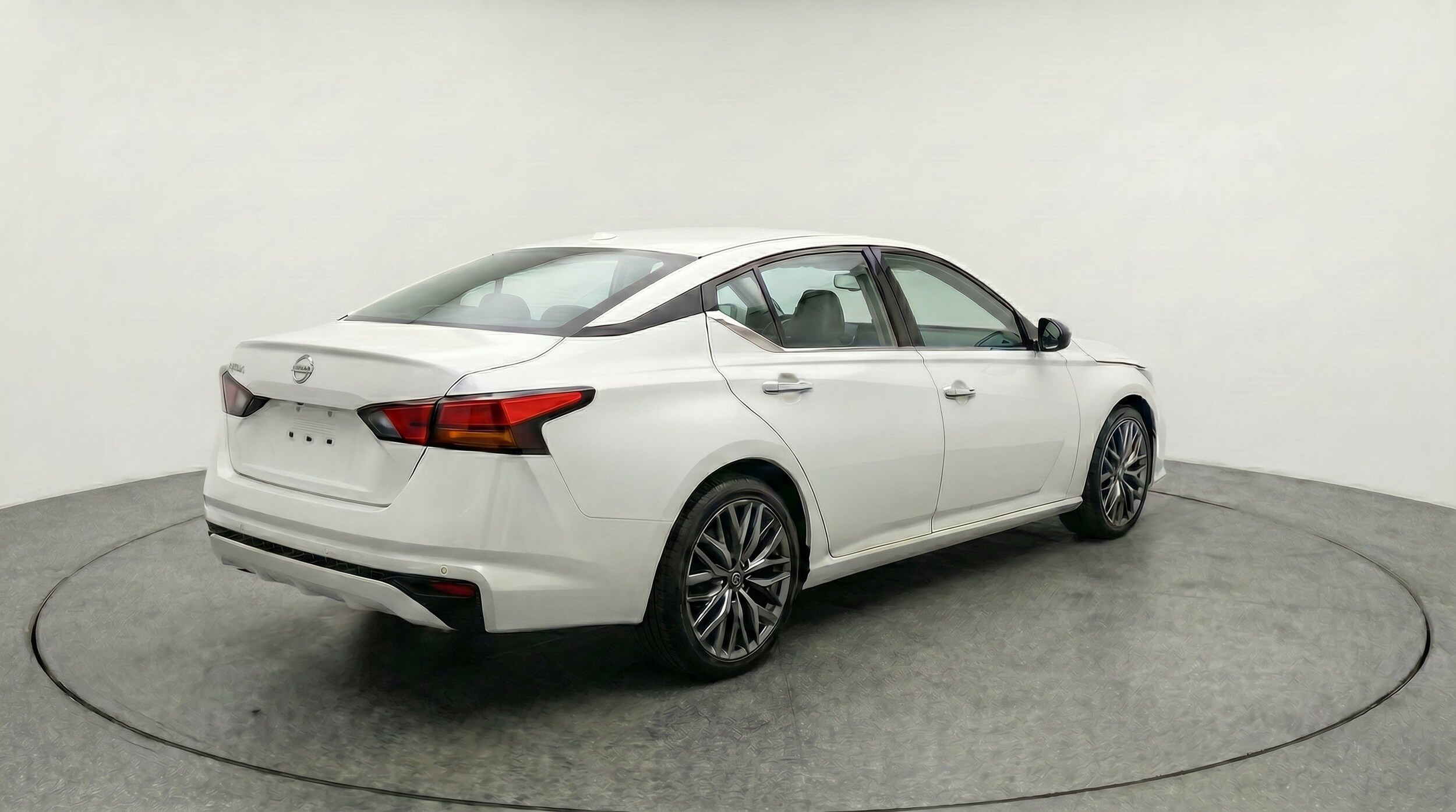 Thumbnail: 2025 Nissan Altima - 9