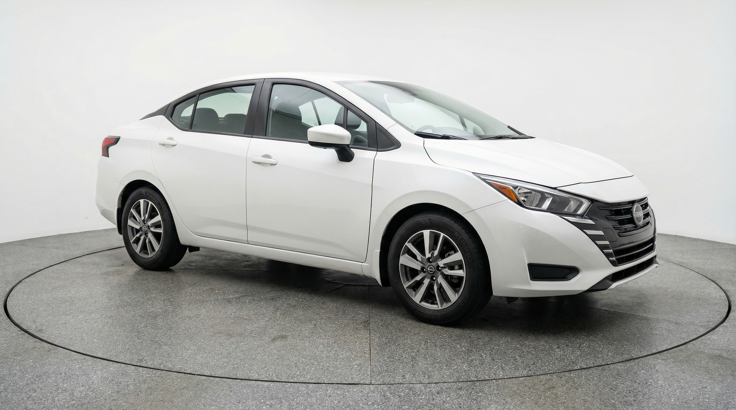 2025 Nissan Versa SV FWD