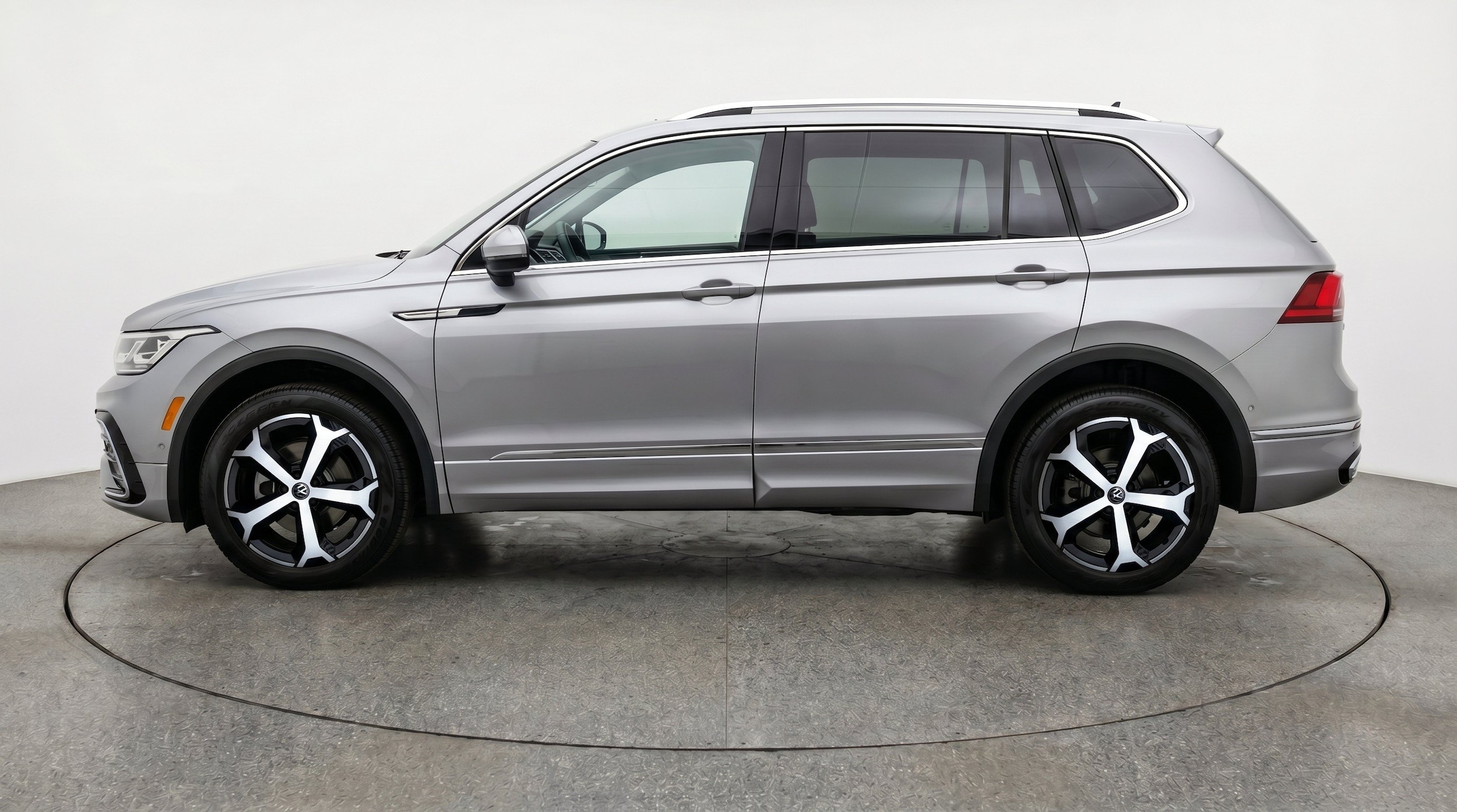 Thumbnail: 2026 Volkswagen Tiguan - 5