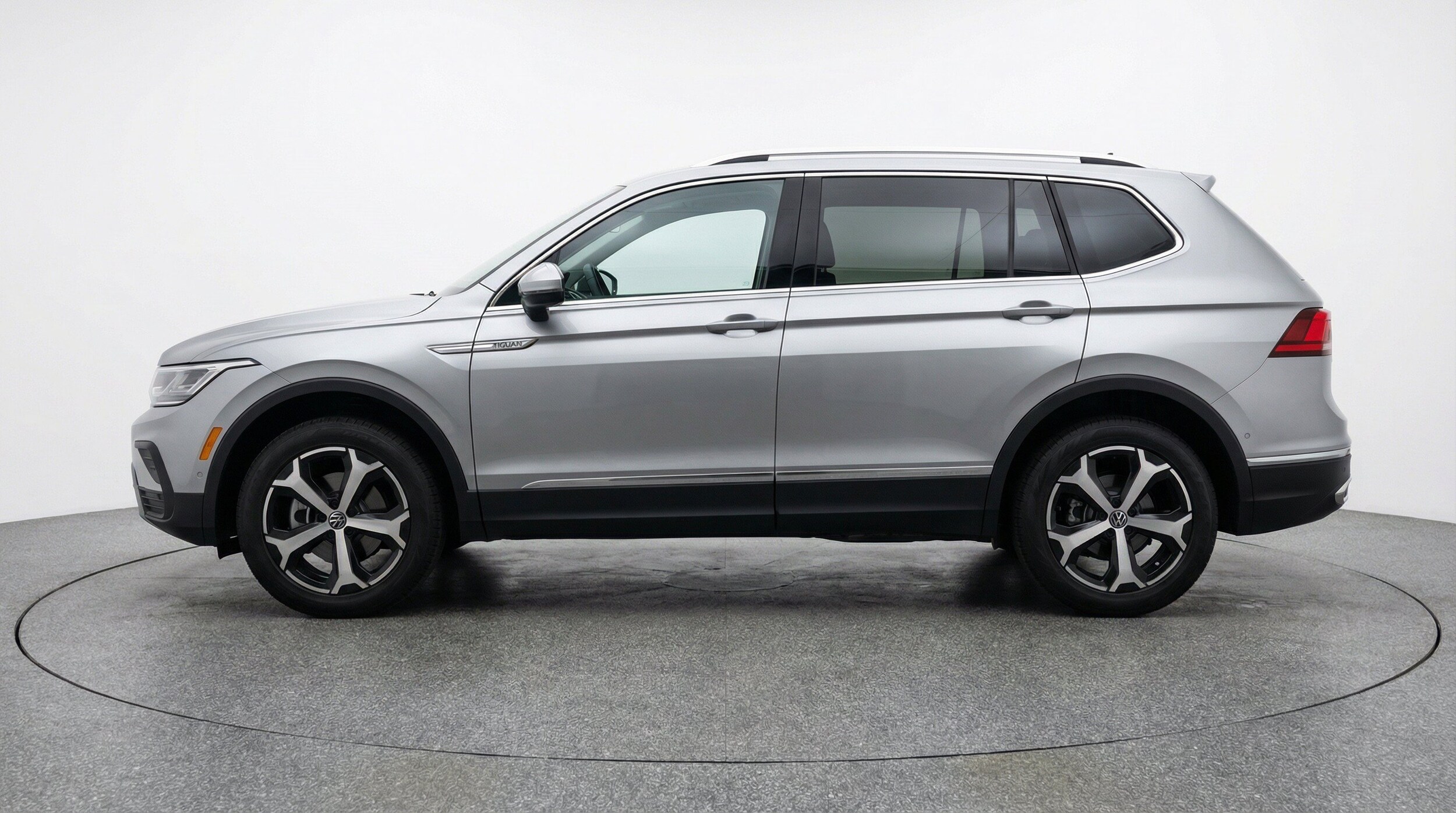 Thumbnail: 2026 Volkswagen Tiguan - 5