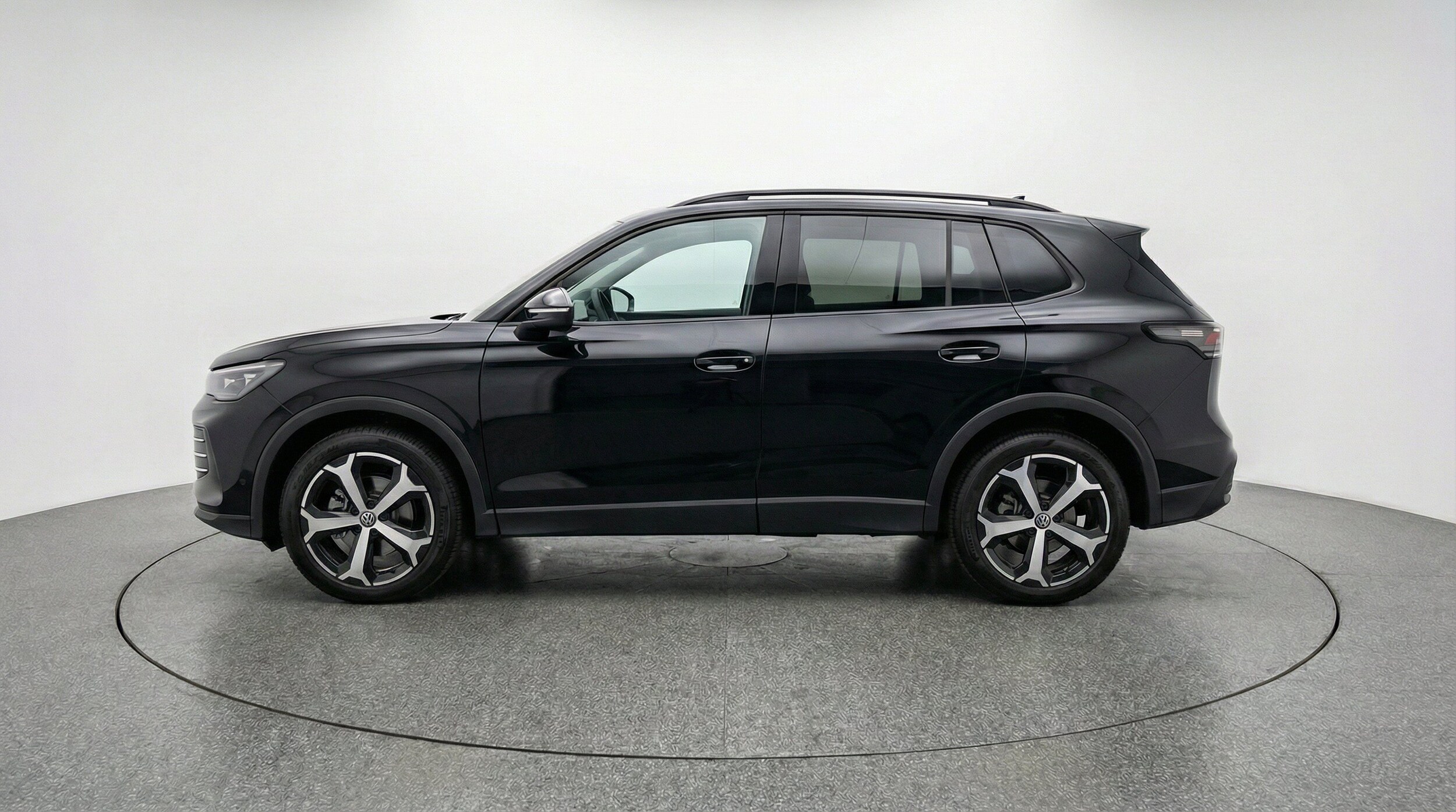 Thumbnail: 2026 Volkswagen Tiguan - 5
