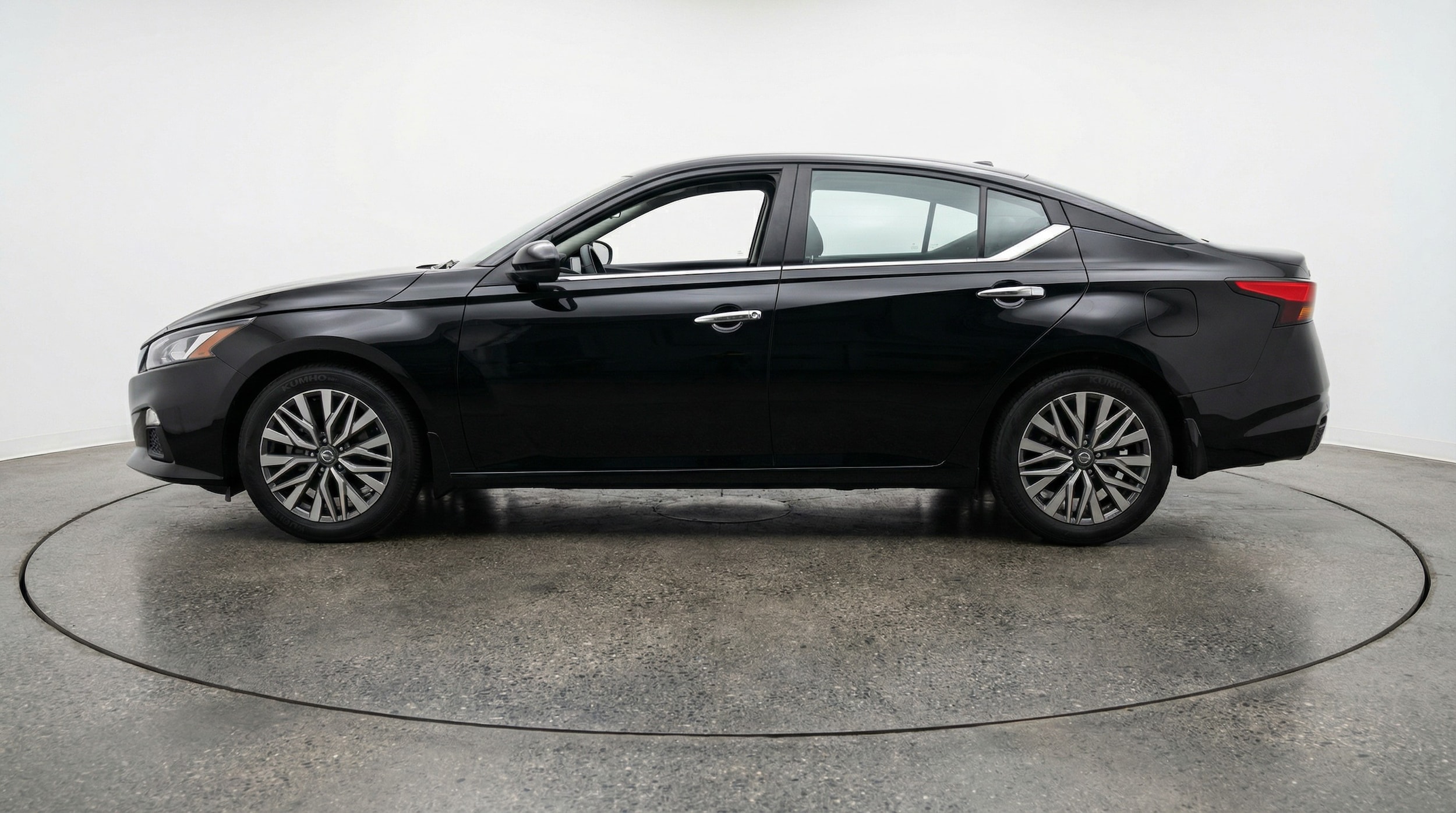 Thumbnail: 2025 Nissan Altima - 4