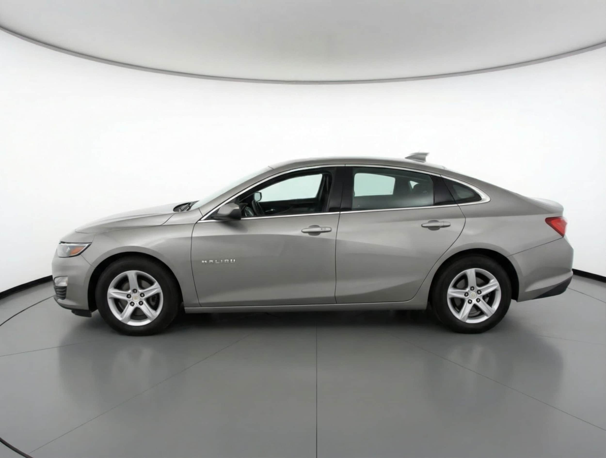 Thumbnail: 2024 Chevrolet Malibu - 4