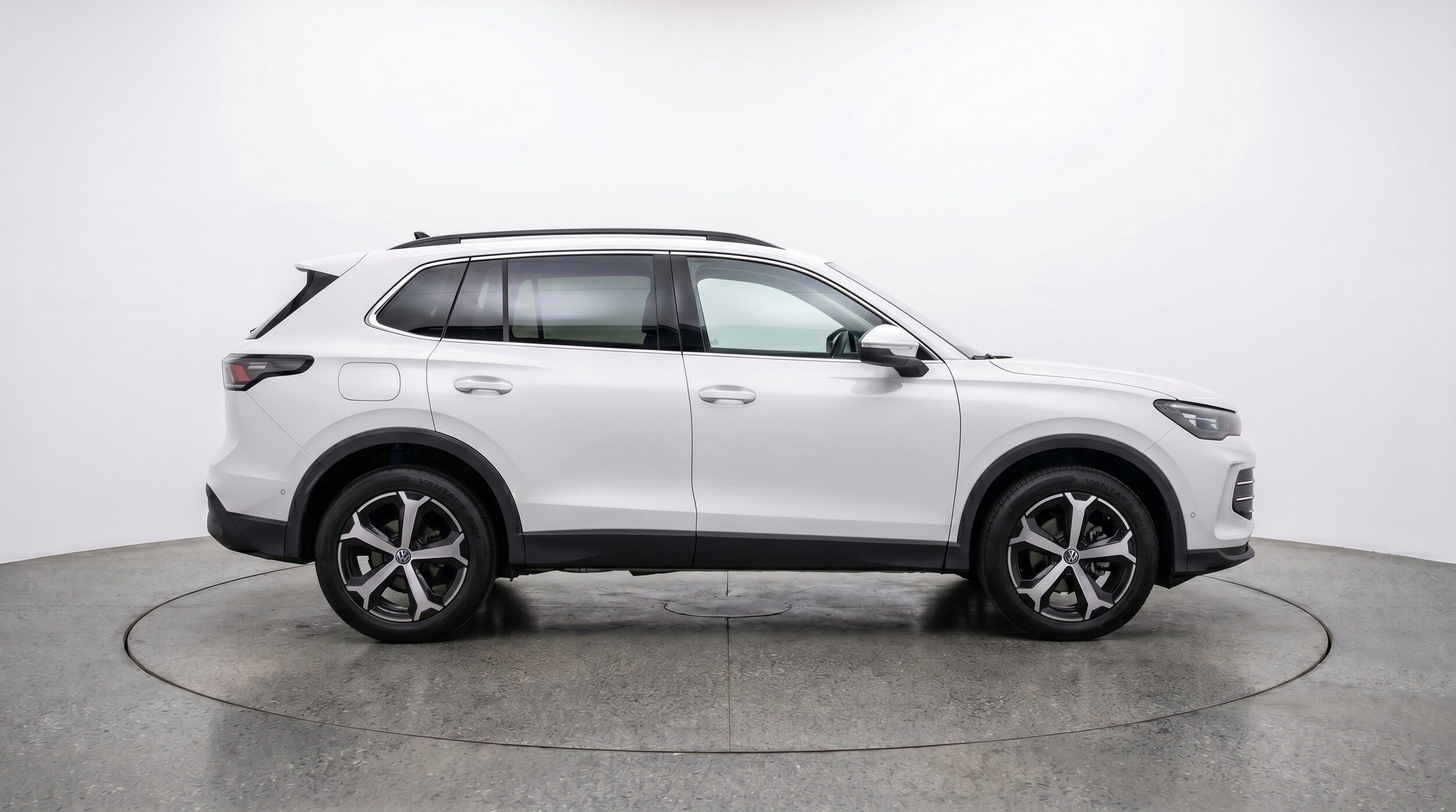Thumbnail: 2026 Volkswagen Tiguan - 11