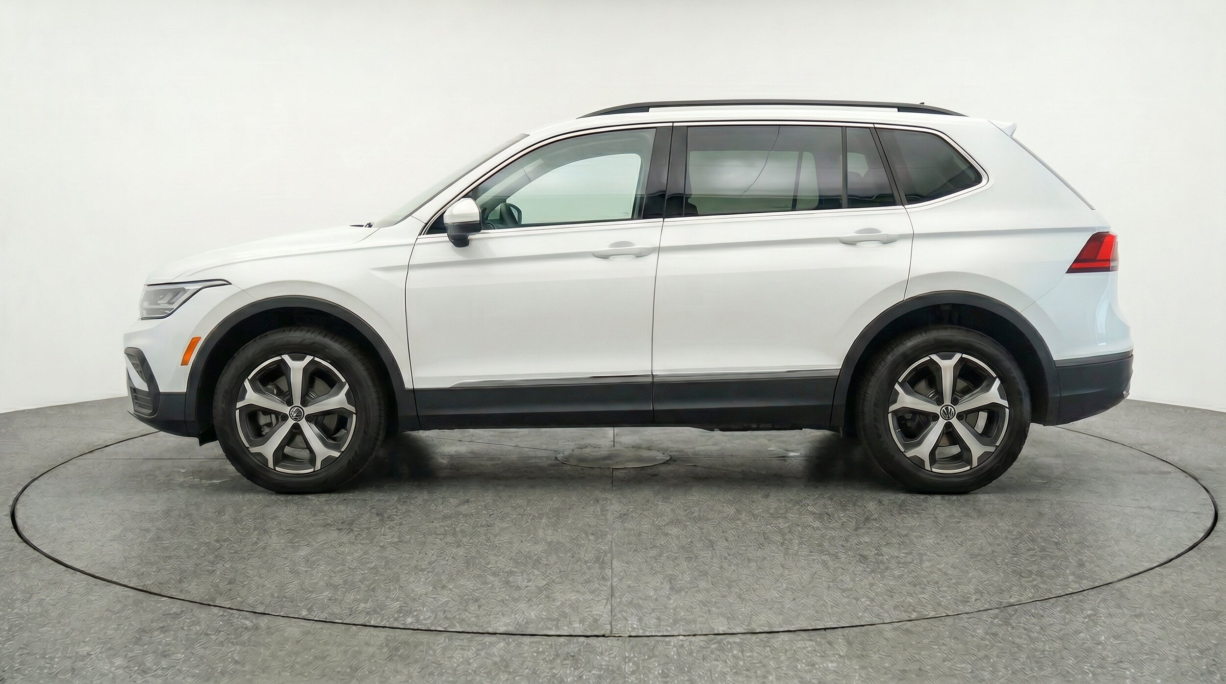 Thumbnail: 2026 Volkswagen Tiguan - 5